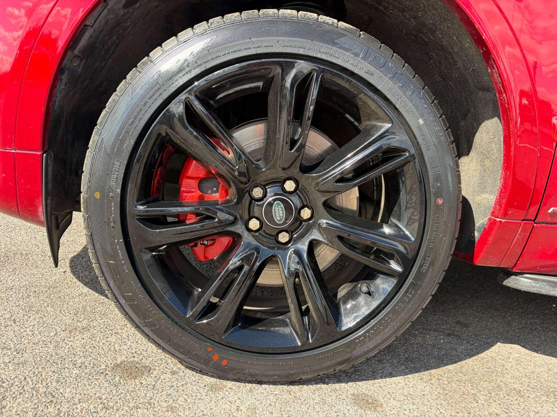 Land Rover Discovery Sport view 10