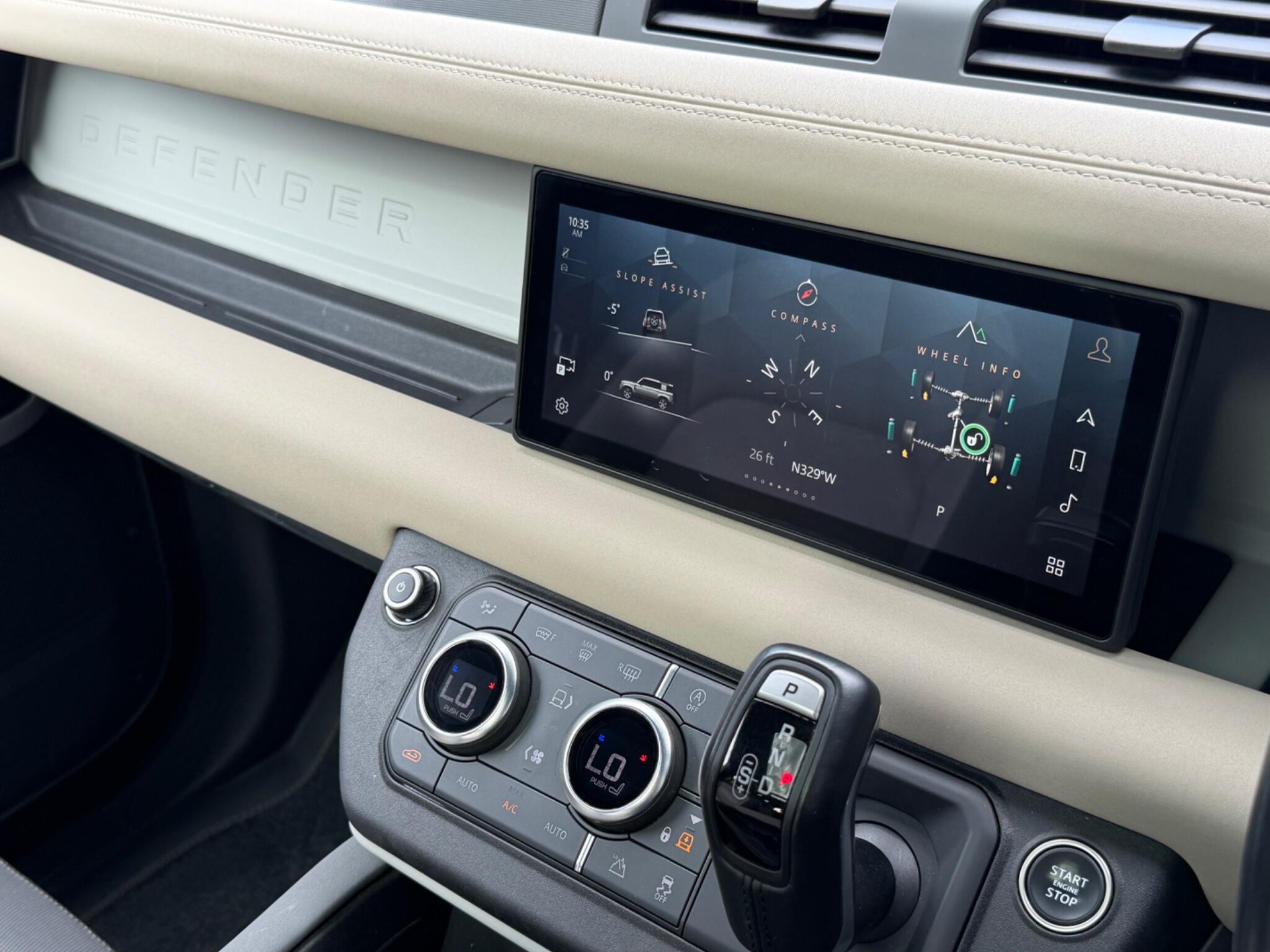 Land Rover Defender 110 view 25