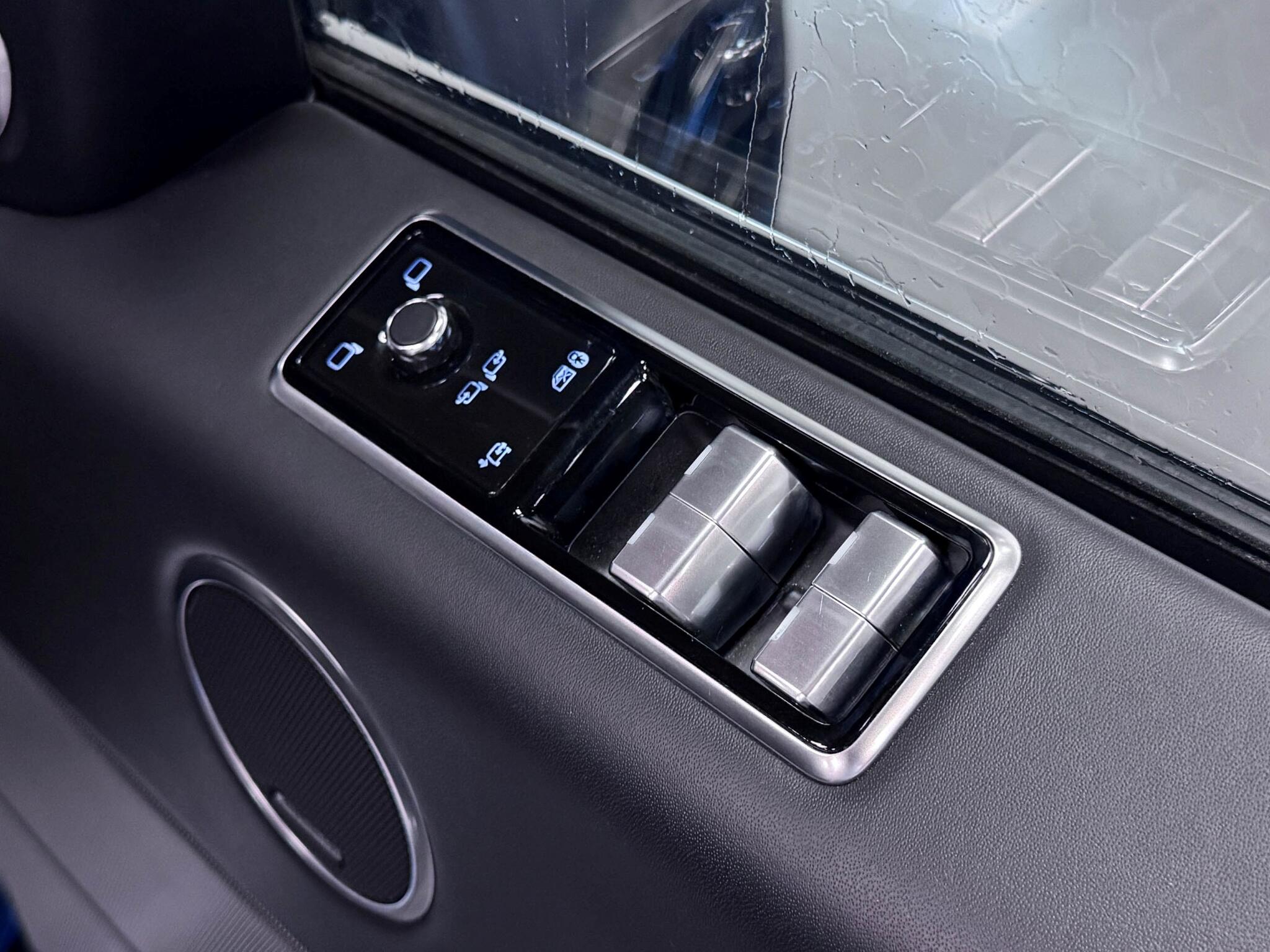 Land Rover Range Rover Sport view 34