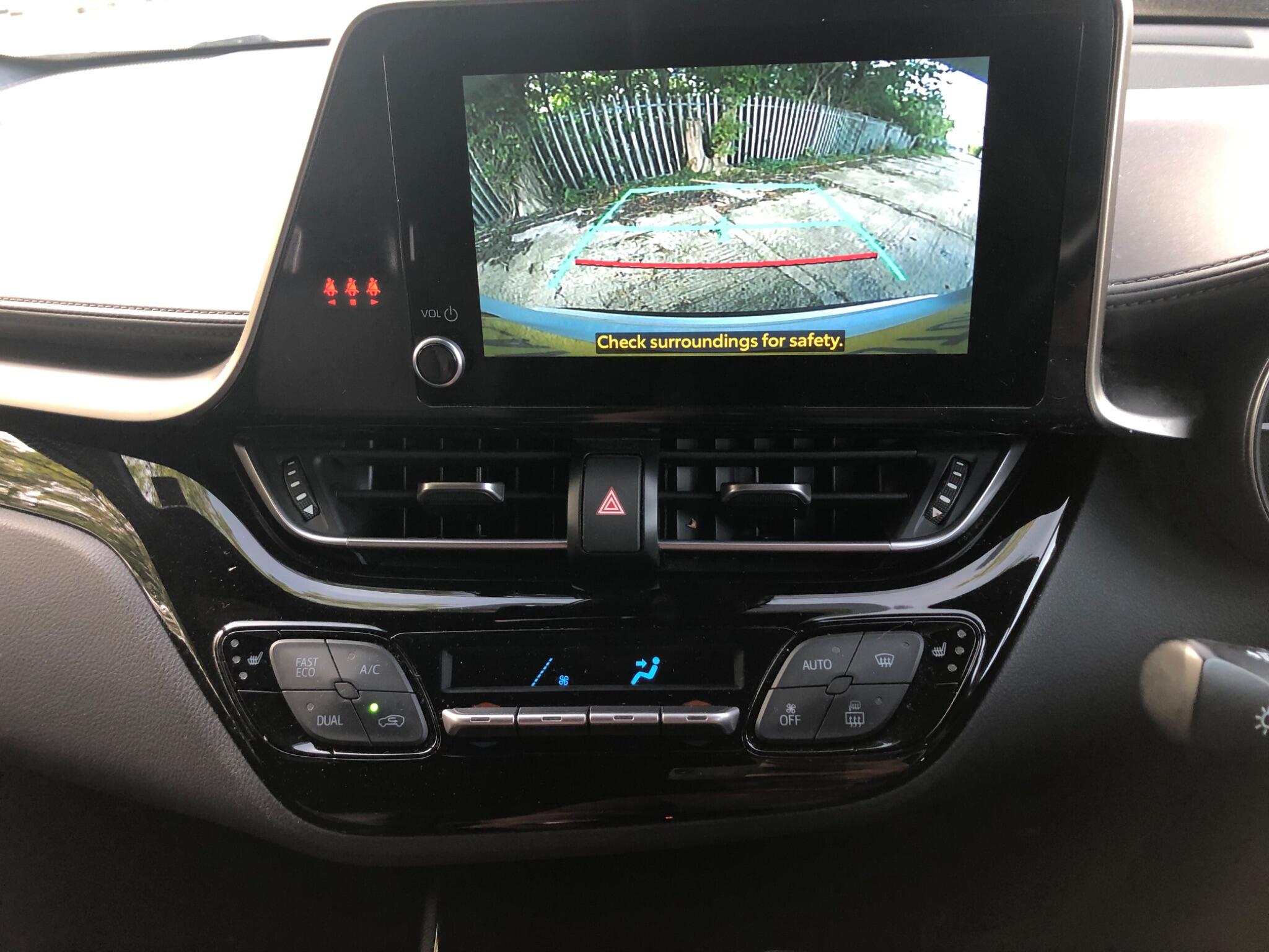 Toyota C-HR view 12