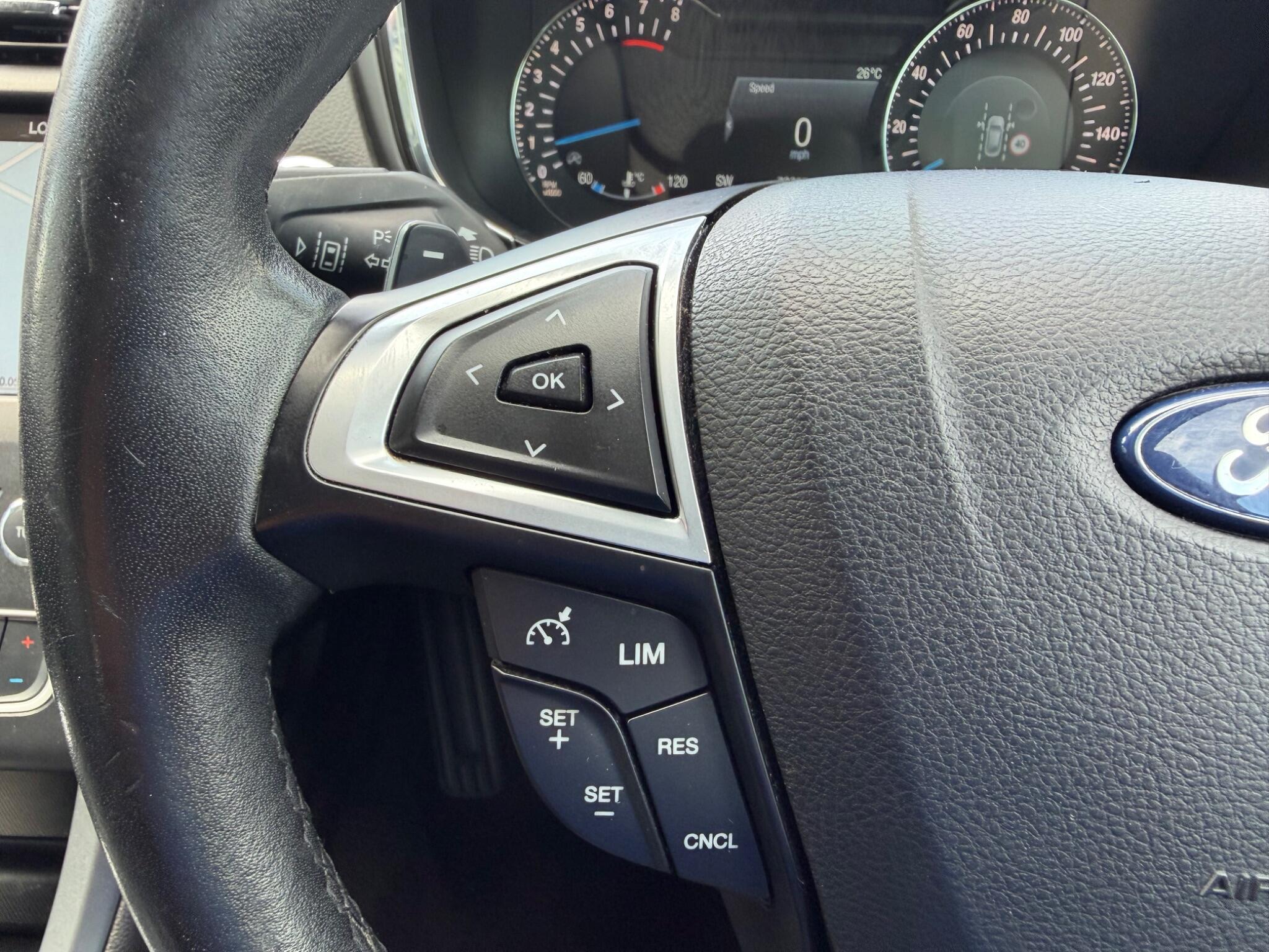 Ford Mondeo view 25
