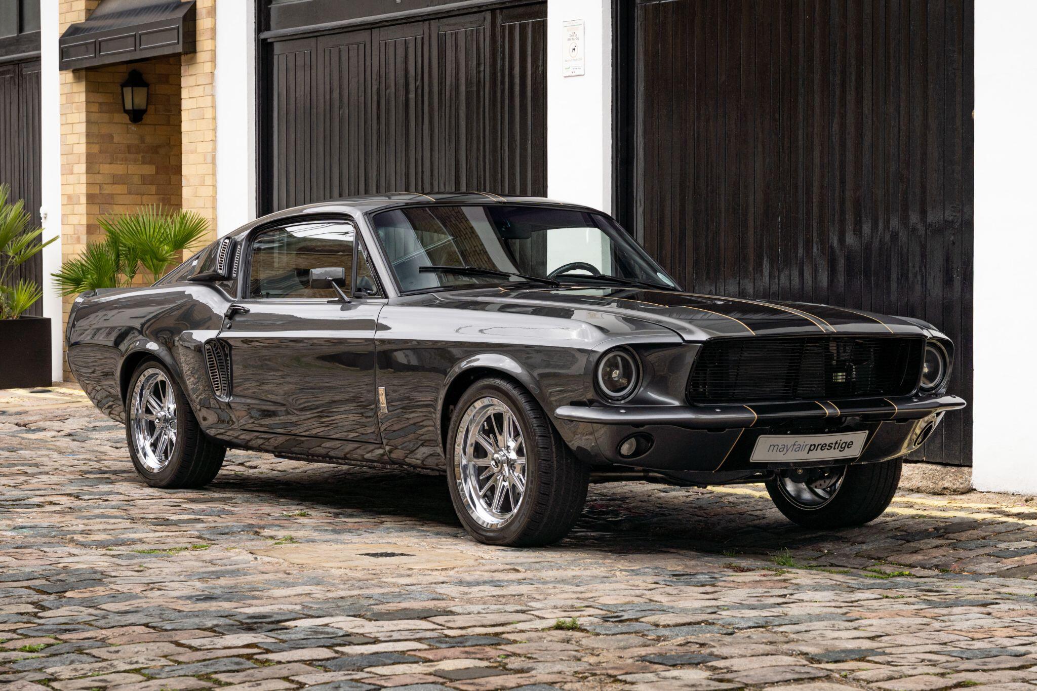 Ford Mustang view 5