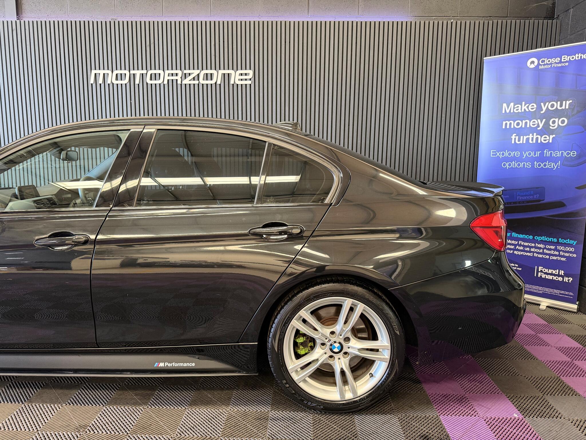 BMW 3 Series view 20