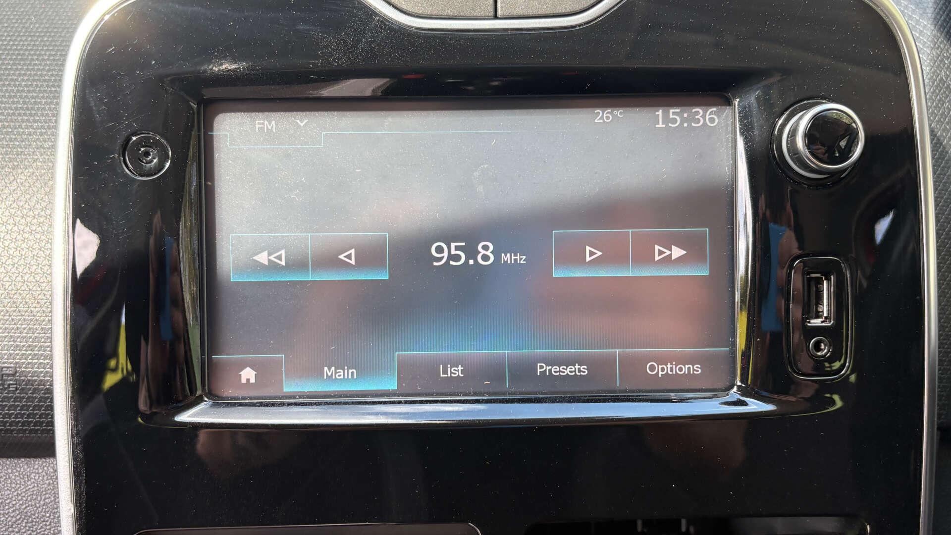 Renault Clio view 25