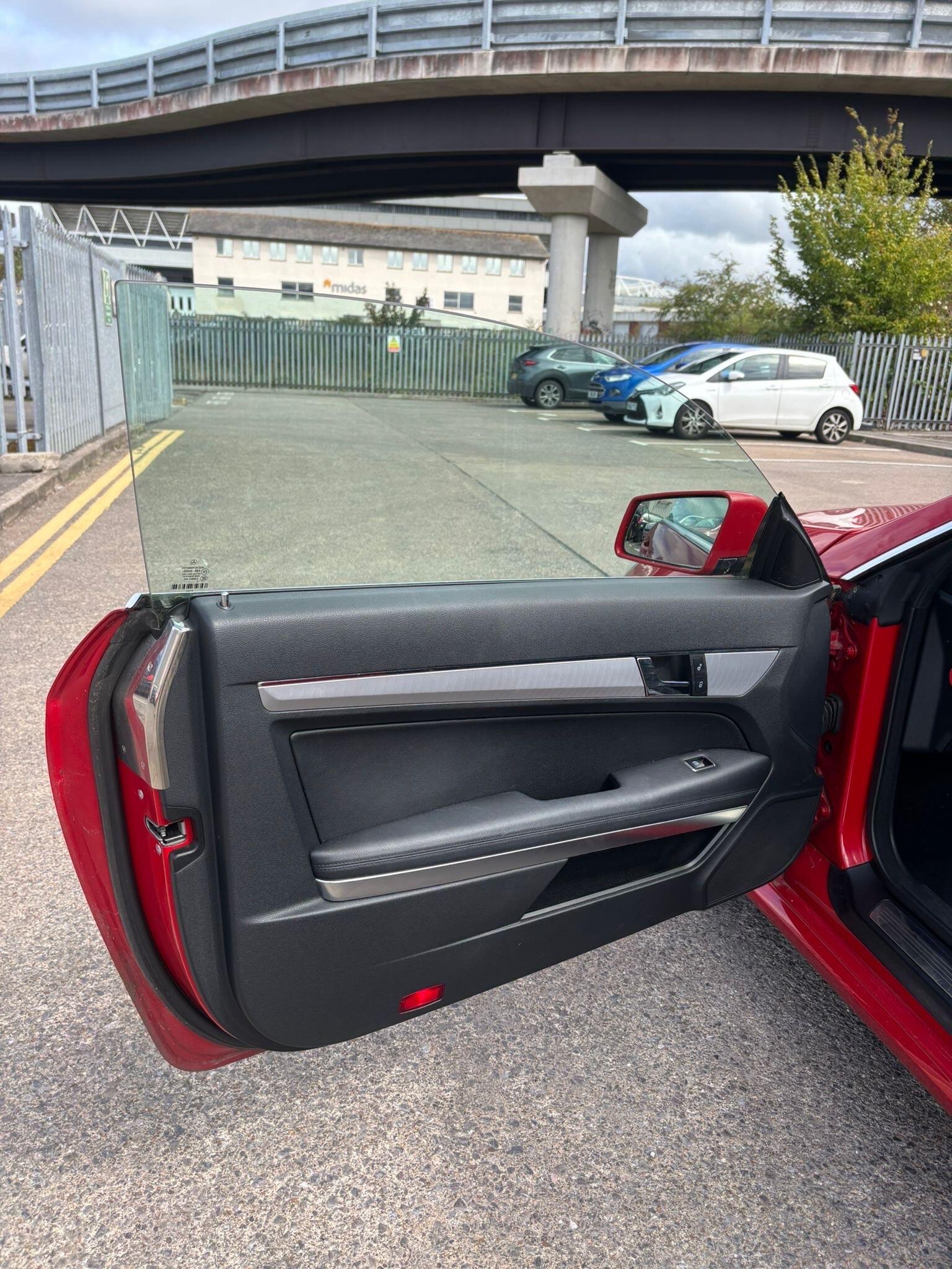 Mercedes-Benz E-Class view 26