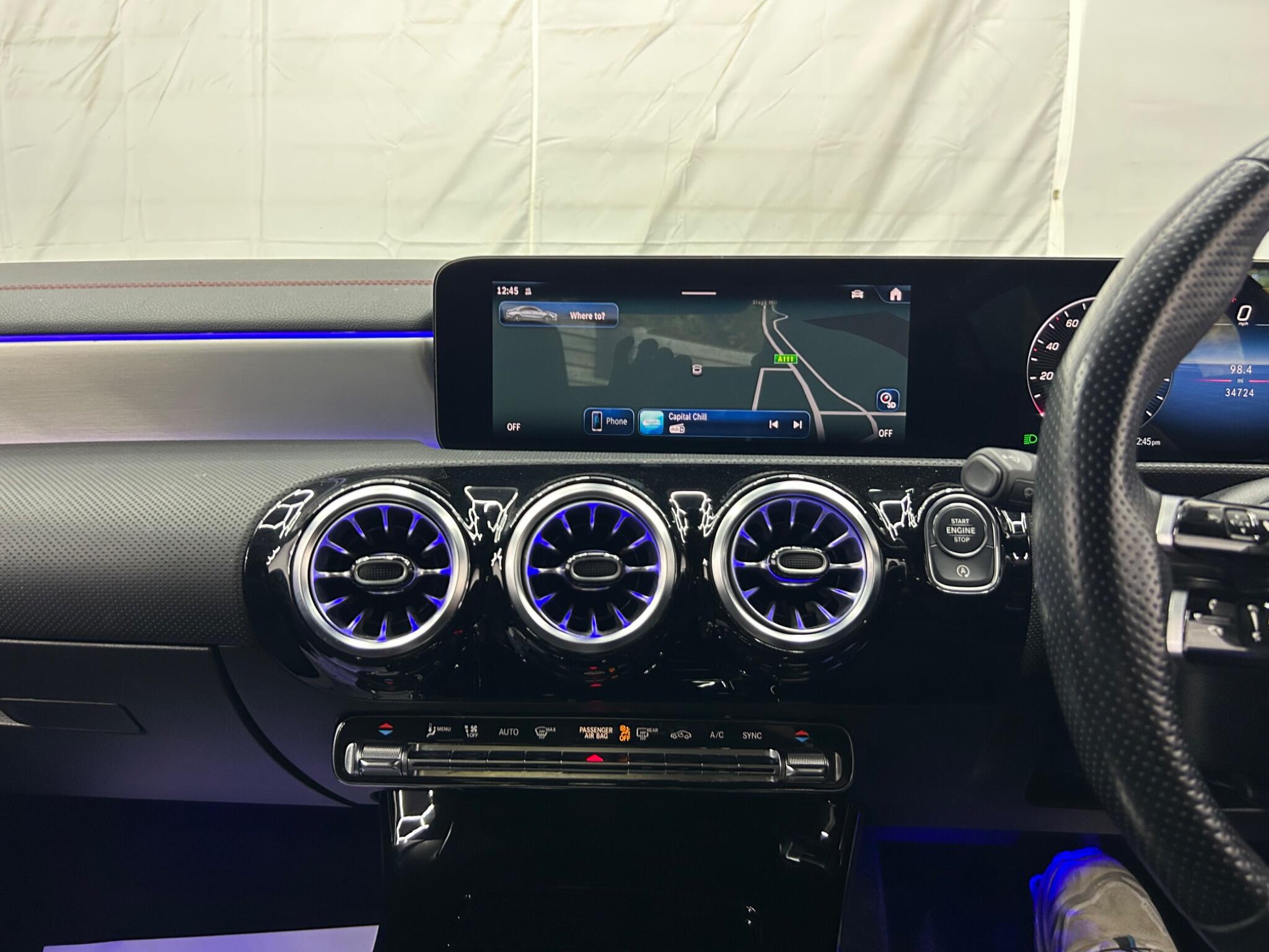 Mercedes-Benz Cla view 40