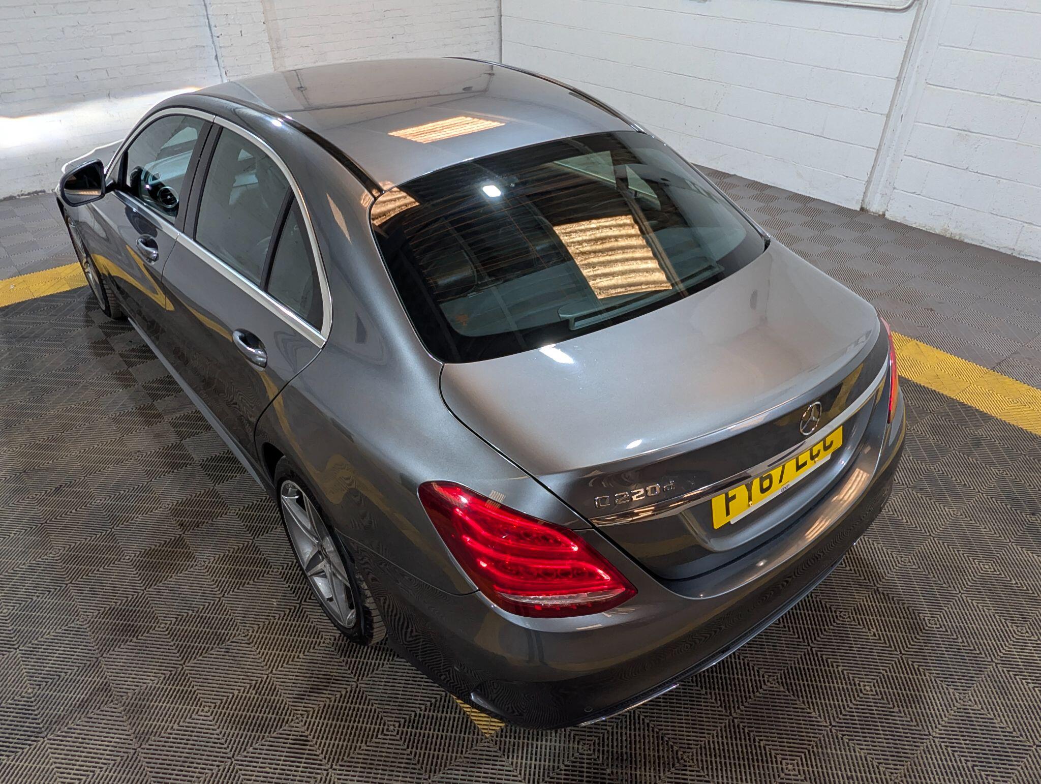 Mercedes-Benz C Class view 26