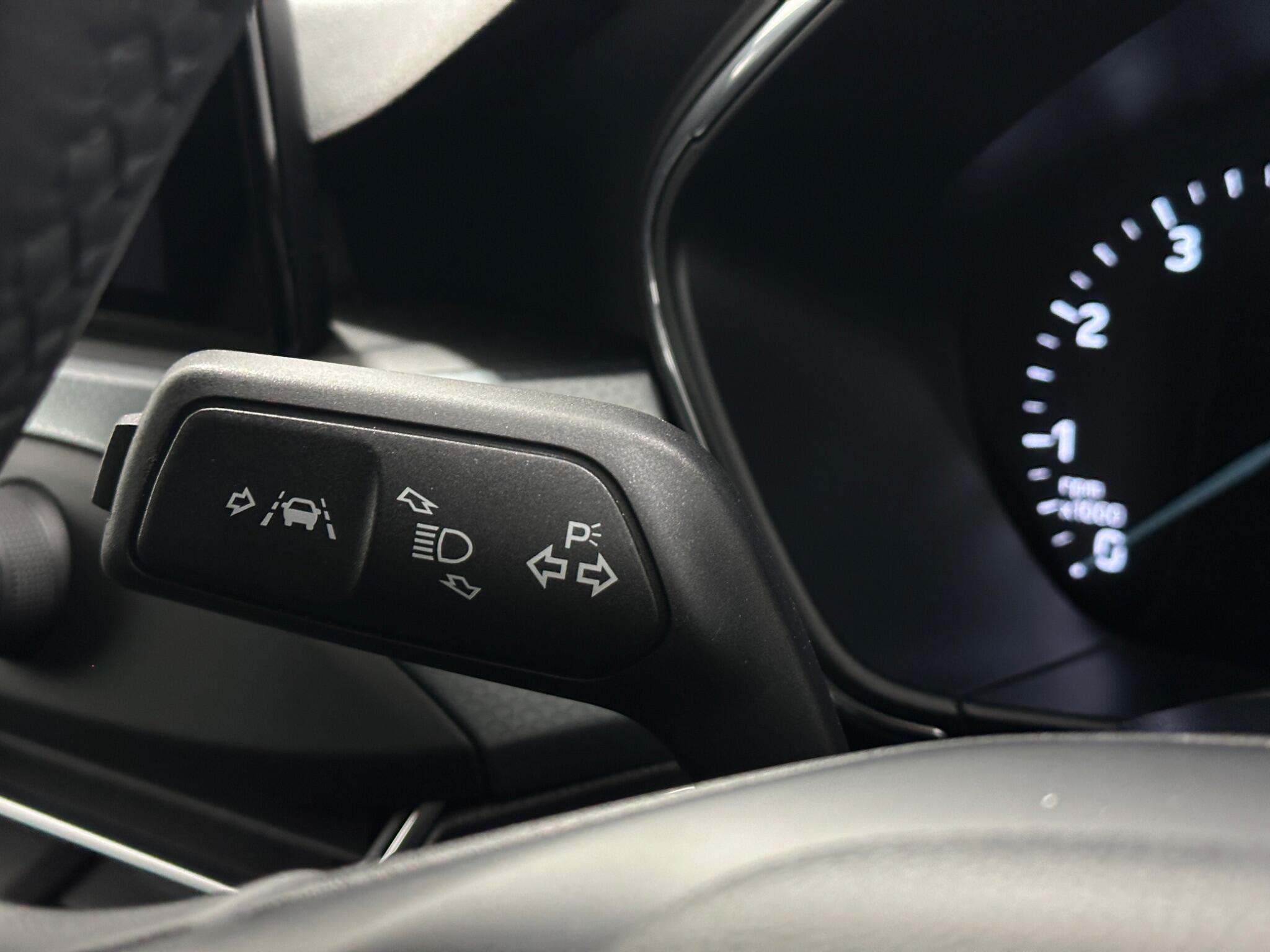 Ford Focus view 13