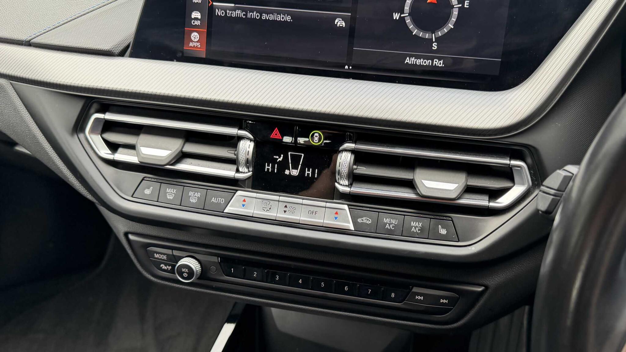 BMW 1 Series view 14