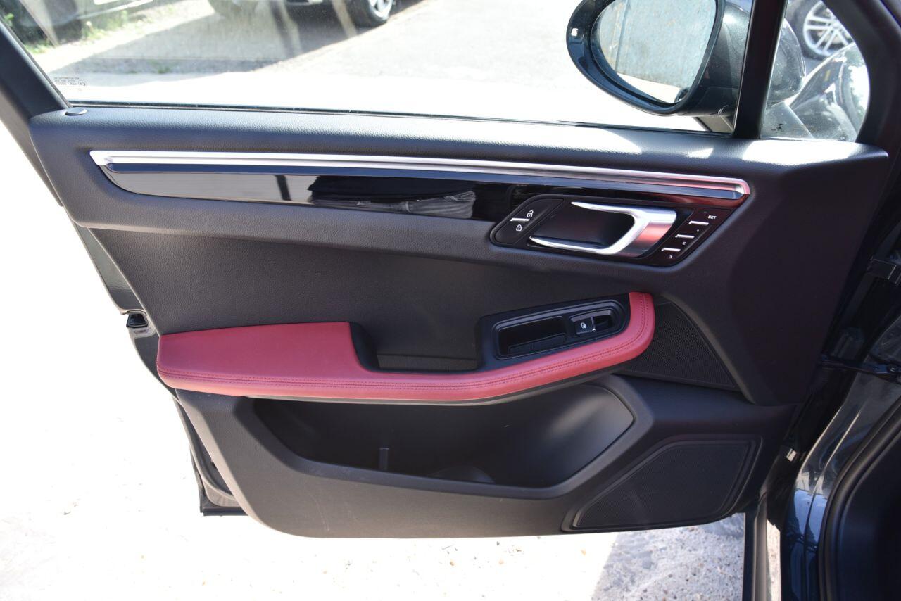 Porsche Macan view 54