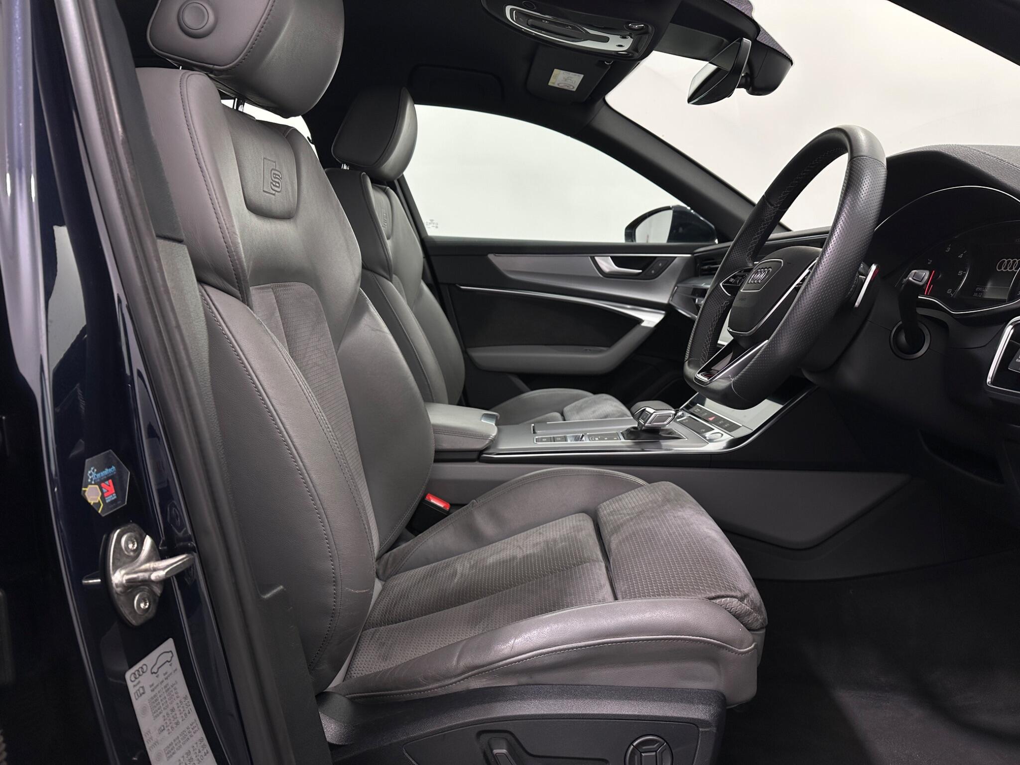 Audi A6 view 32