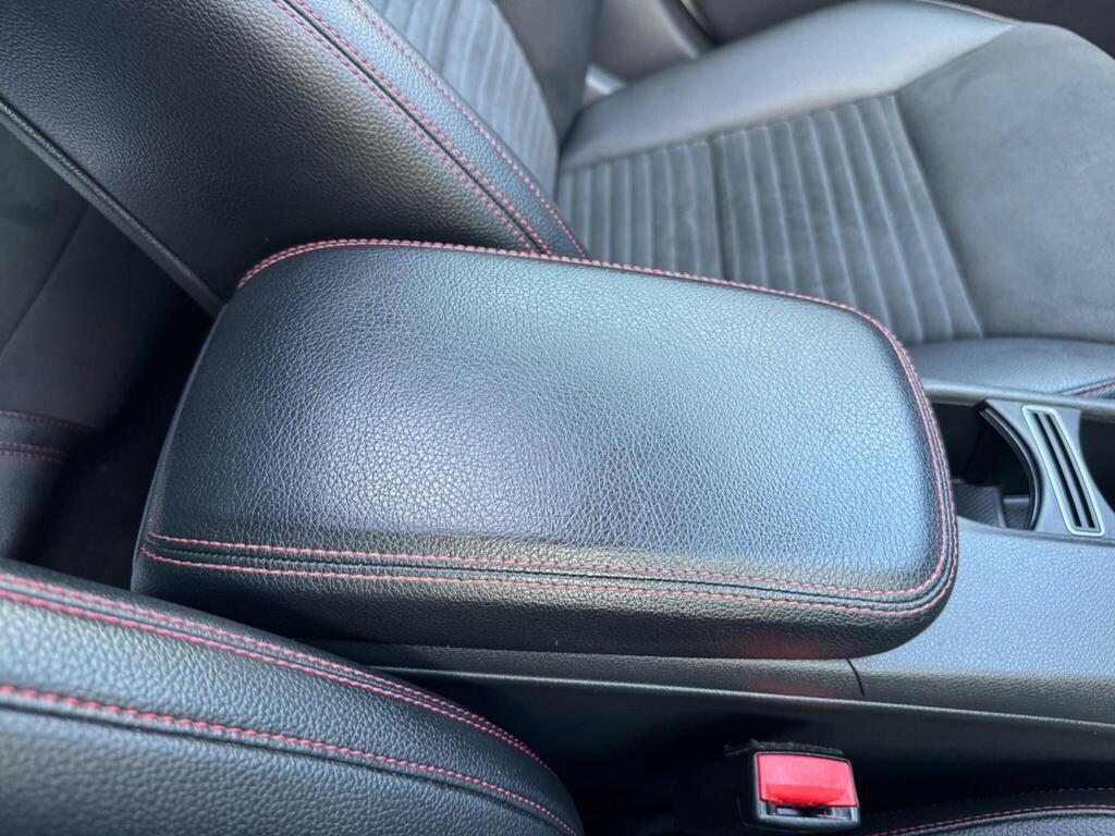 Mercedes-Benz Gla view 41