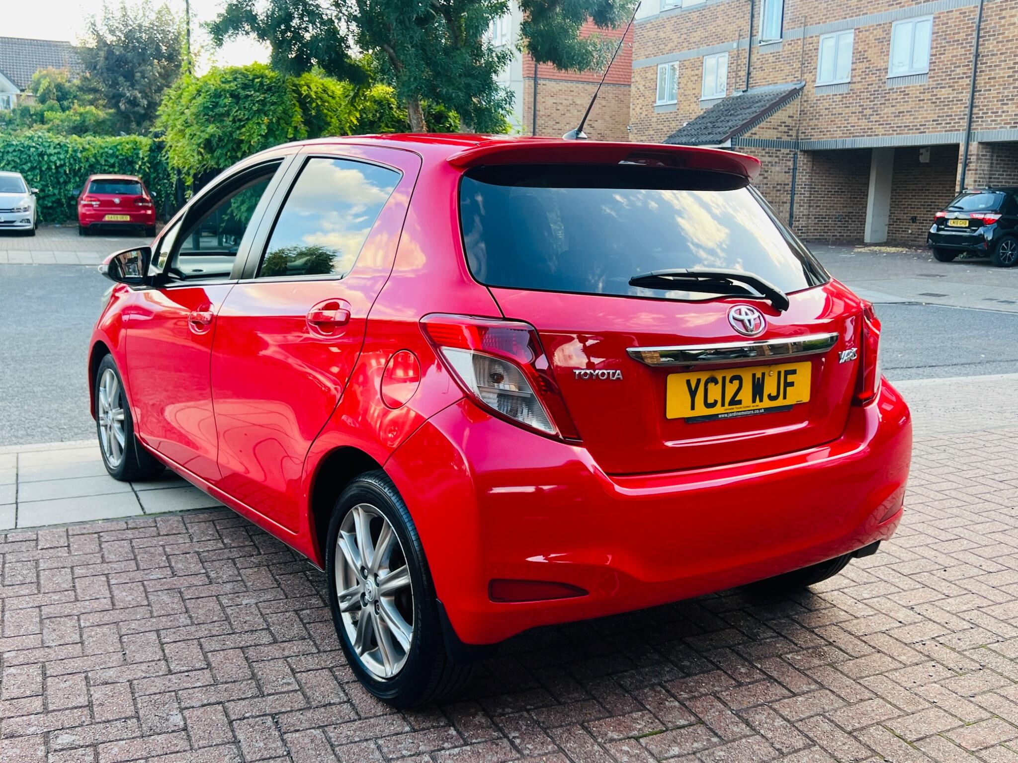 Toyota Yaris view 15