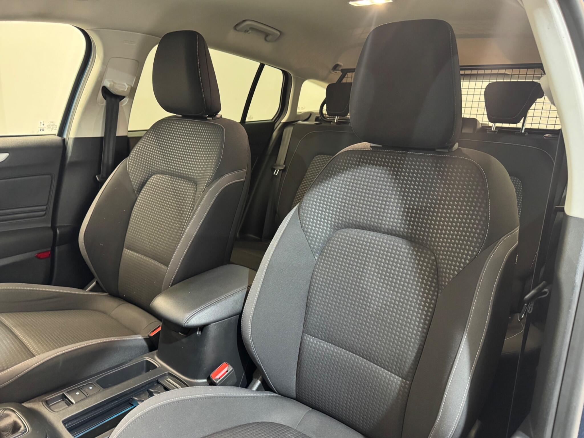 Ford Focus view 17