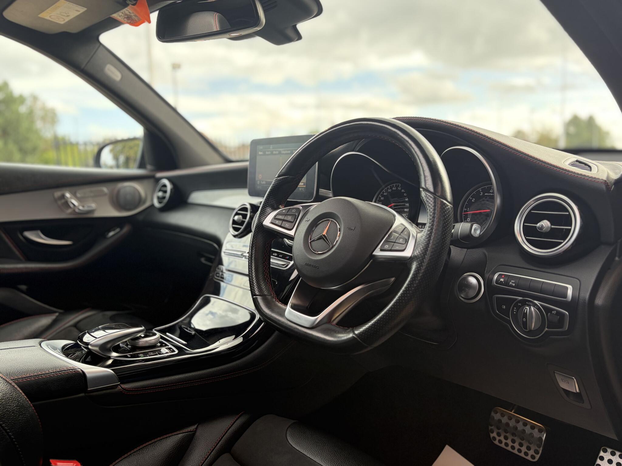 Mercedes-Benz GLC view 16