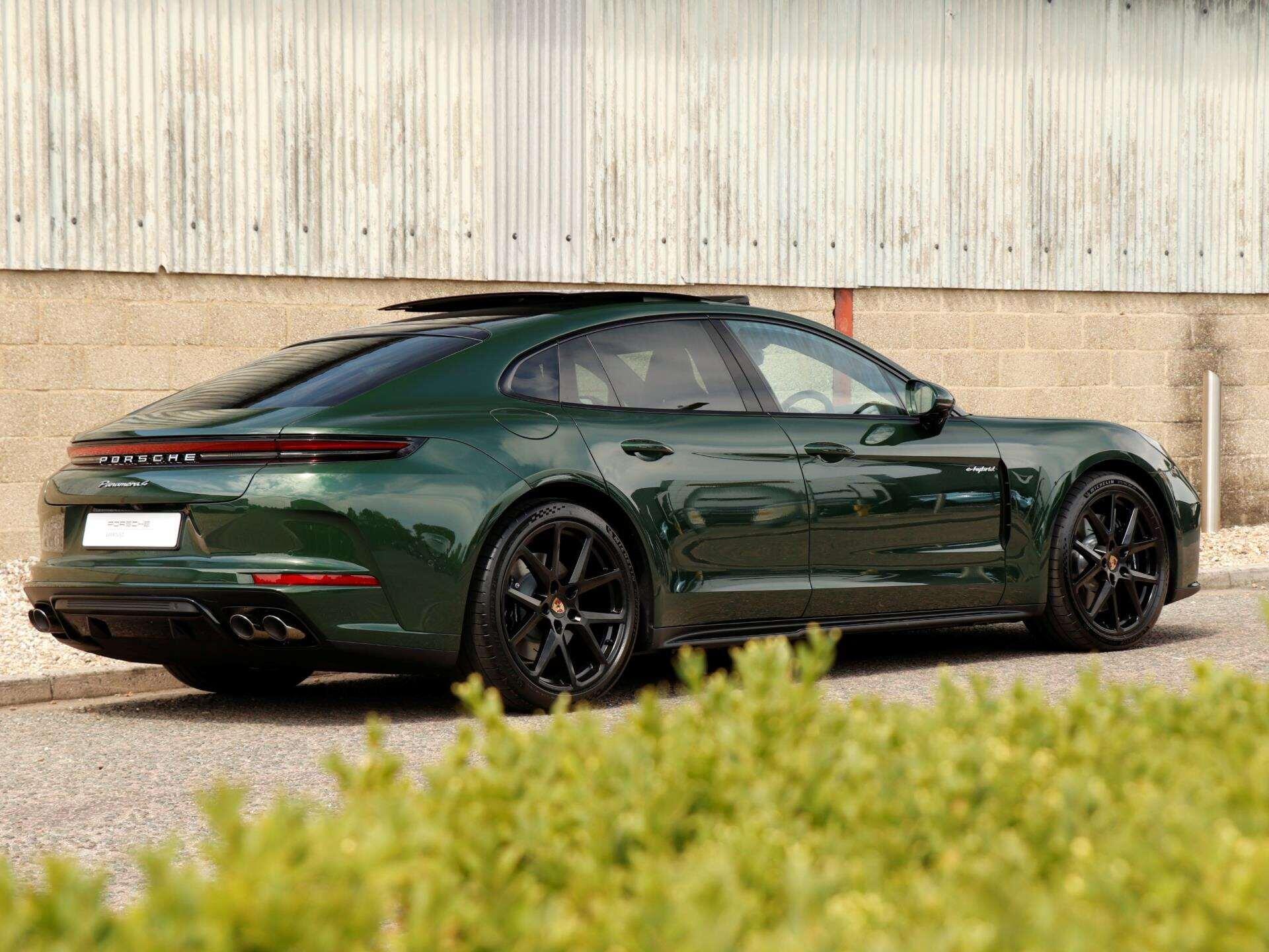 Porsche Panamera view 39