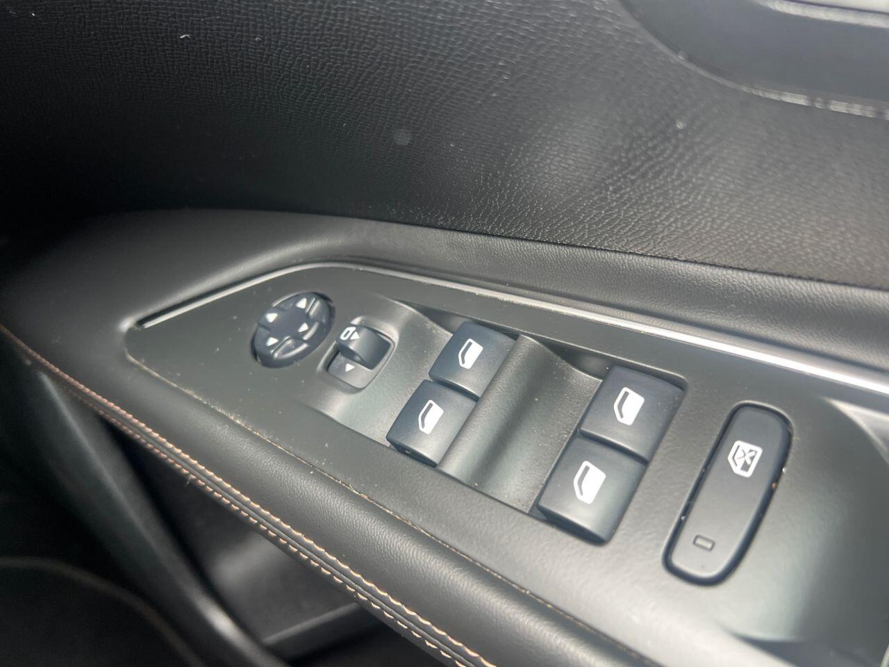 Peugeot 3008 view 17