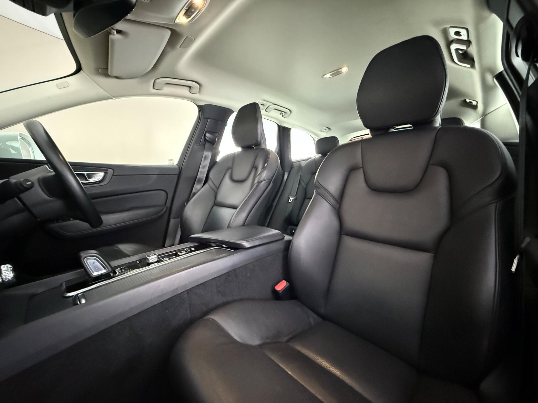 Volvo XC60 view 30