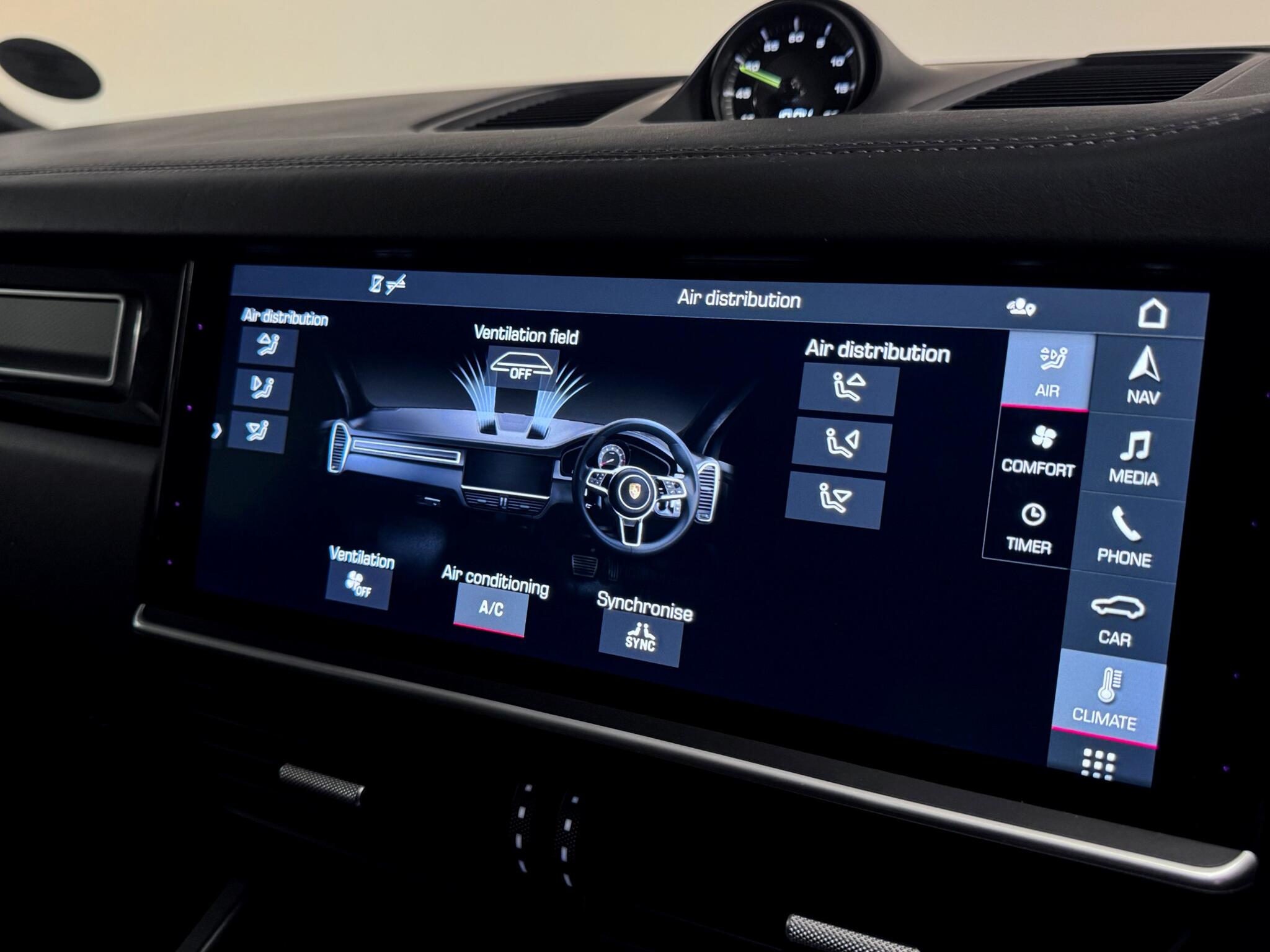 Porsche Cayenne view 59