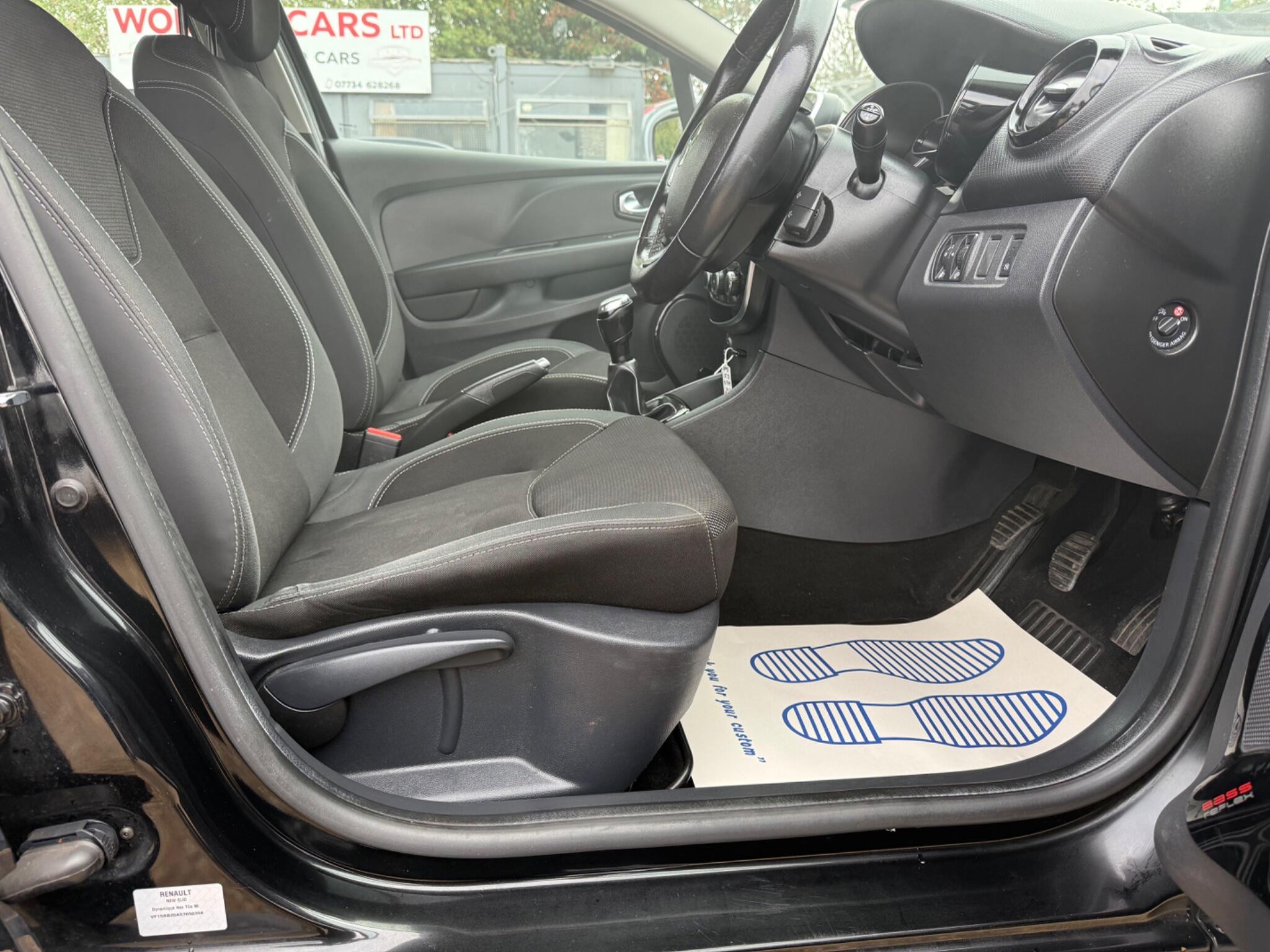 Renault Clio view 21
