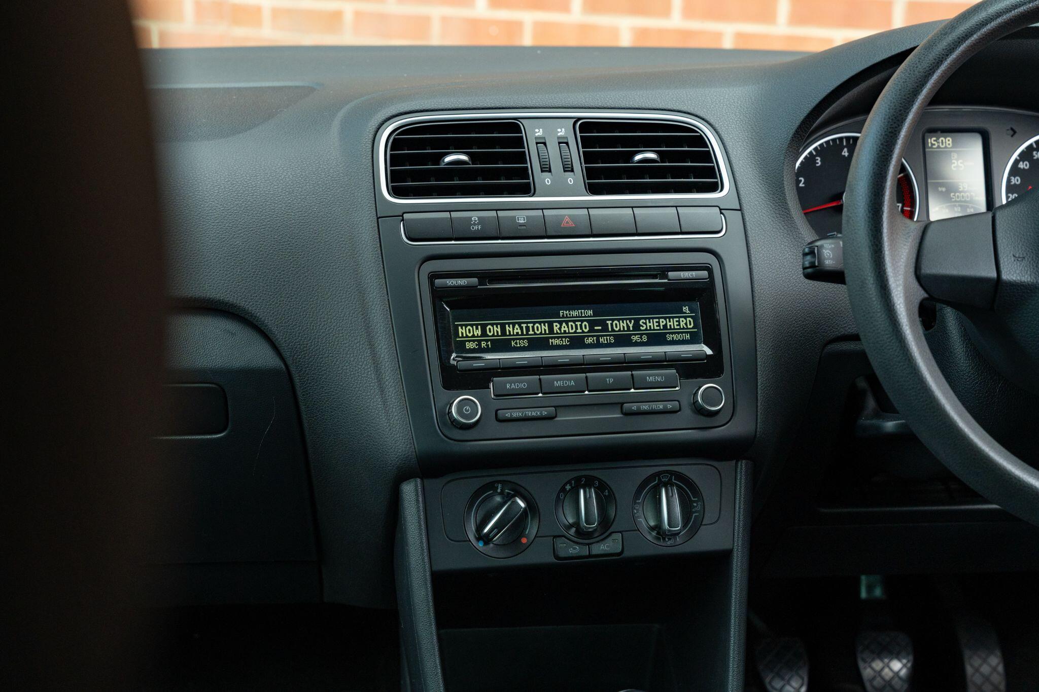 Volkswagen Polo view 13