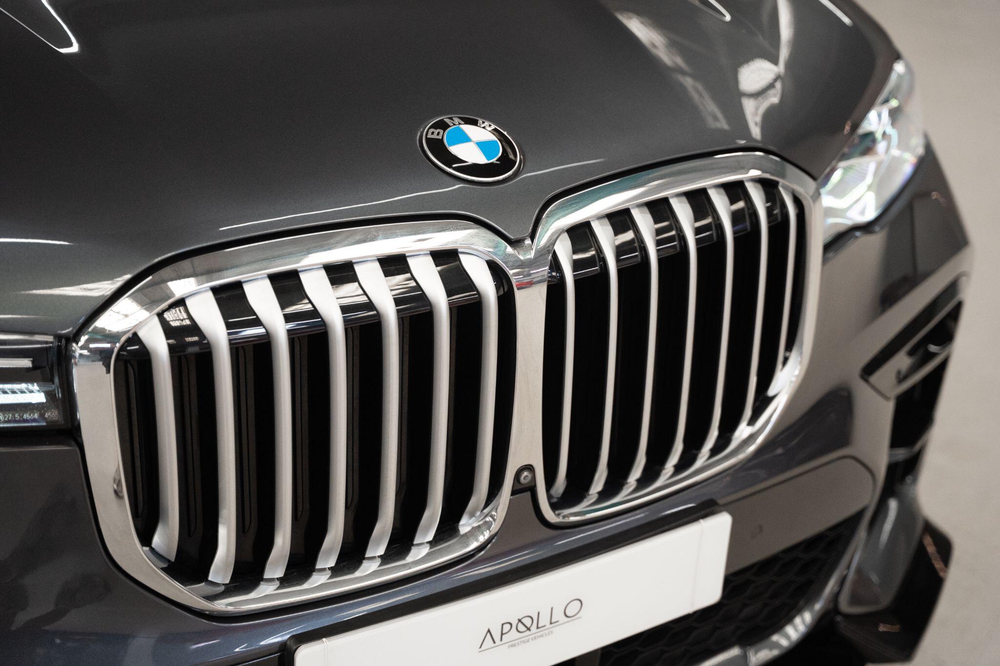 BMW X7 view 57
