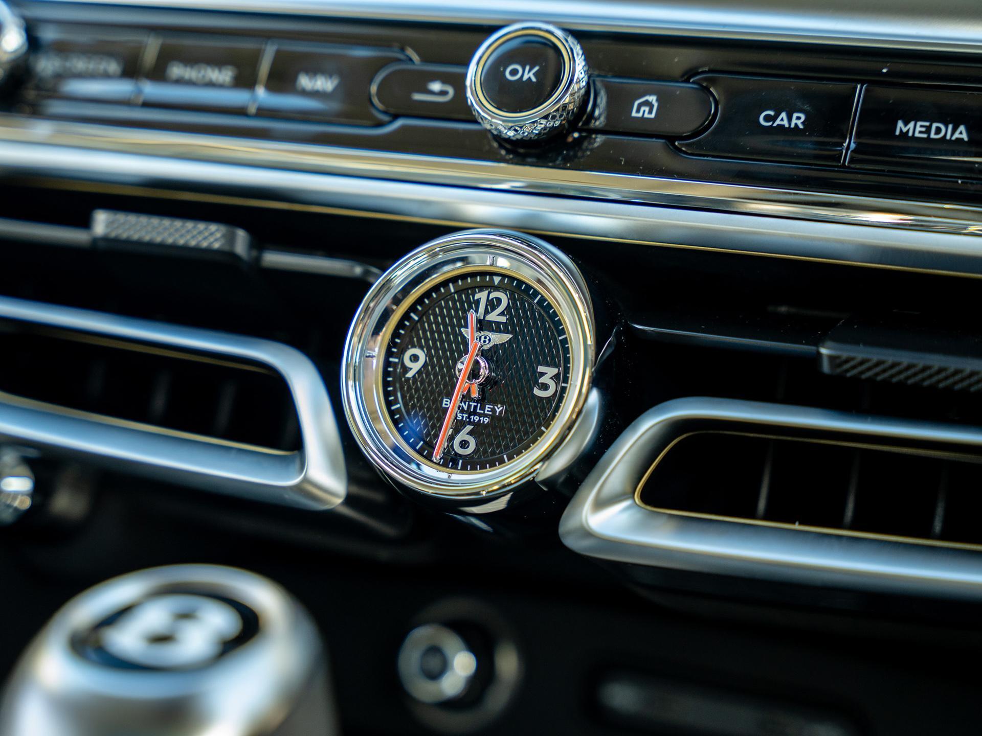 Bentley Flying Spur view 26