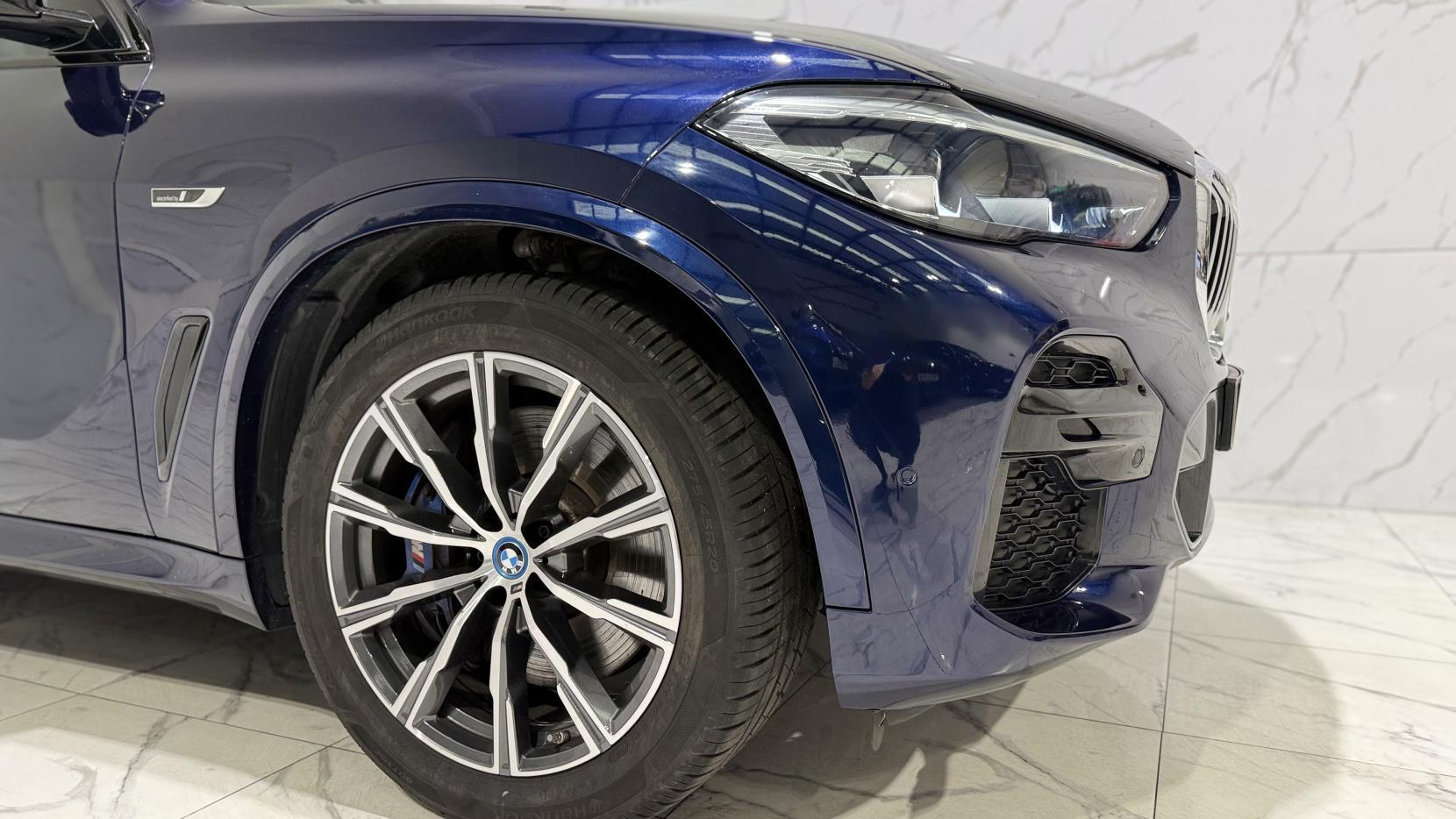 BMW X5 view 40