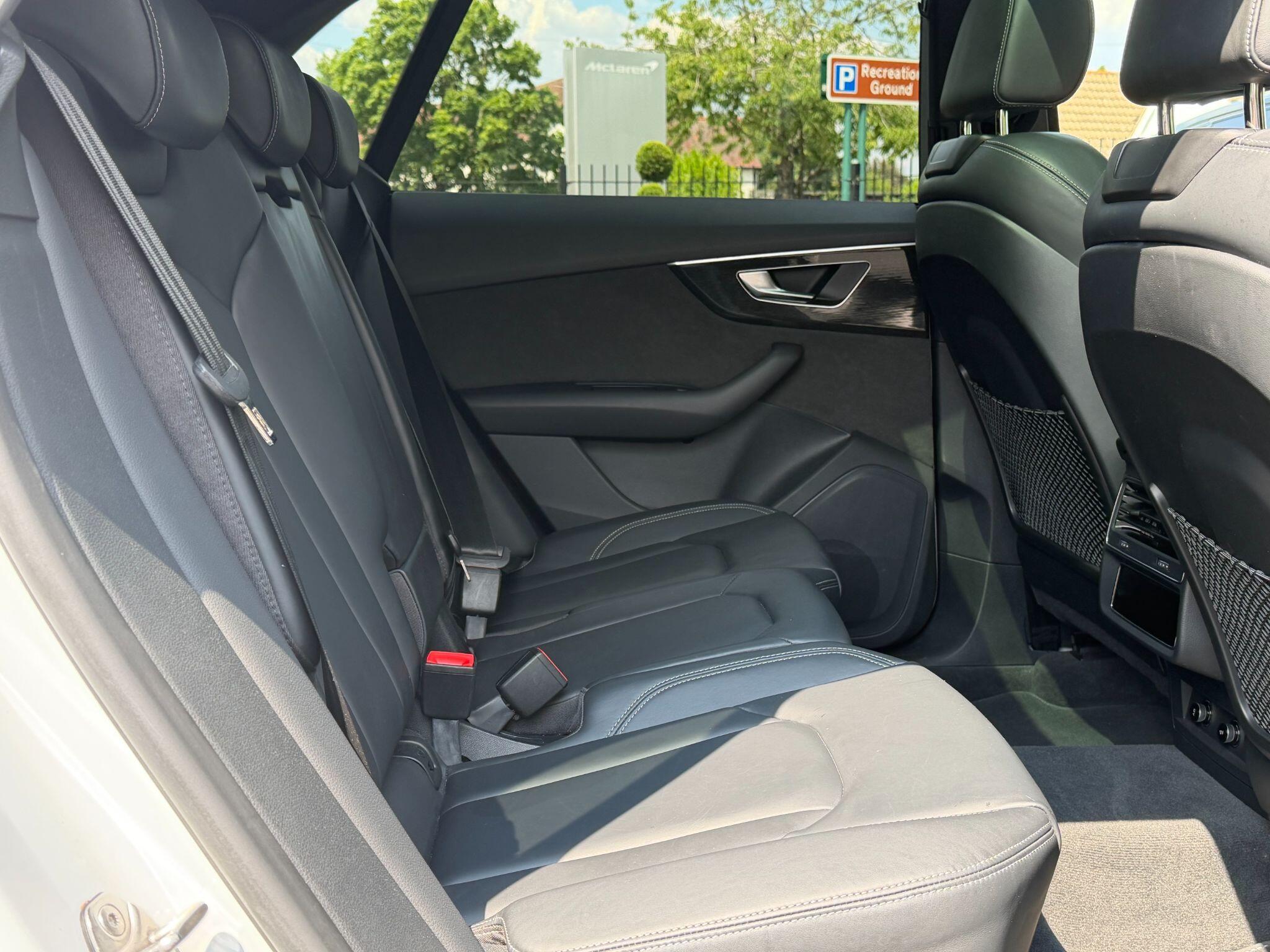 Audi Audi Q8 view 14