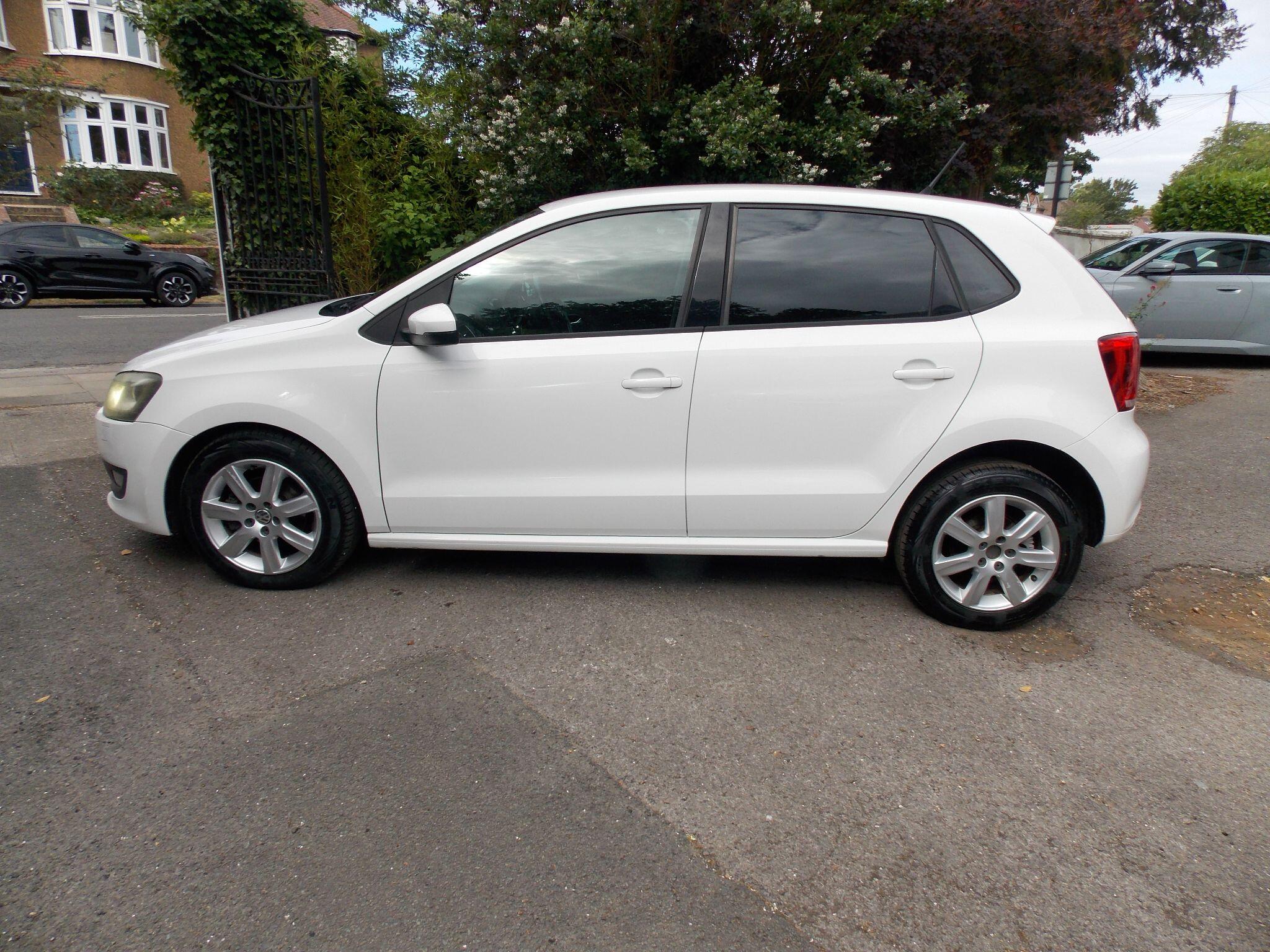 Volkswagen Polo view 2