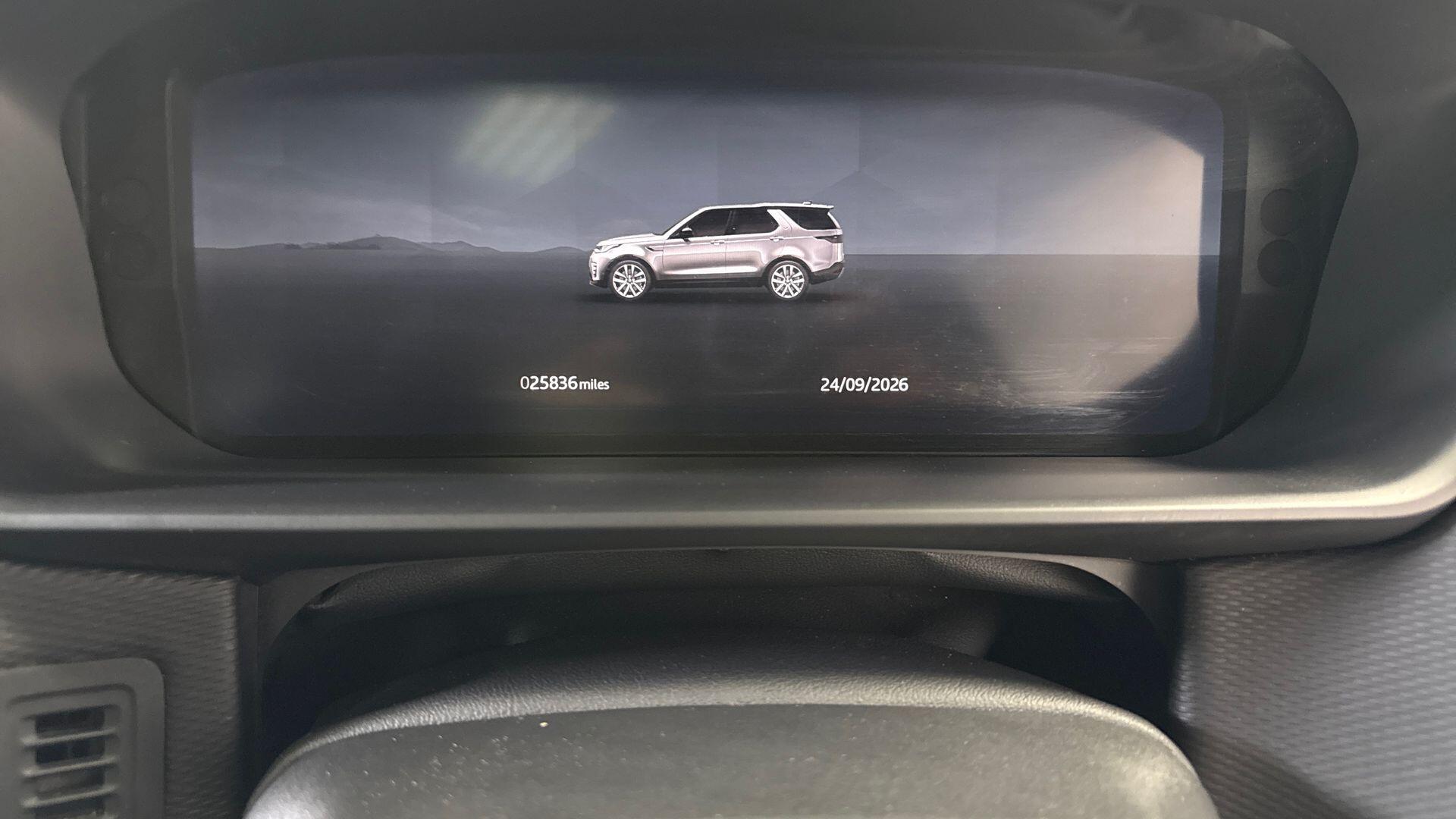 Land Rover Discovery view 16