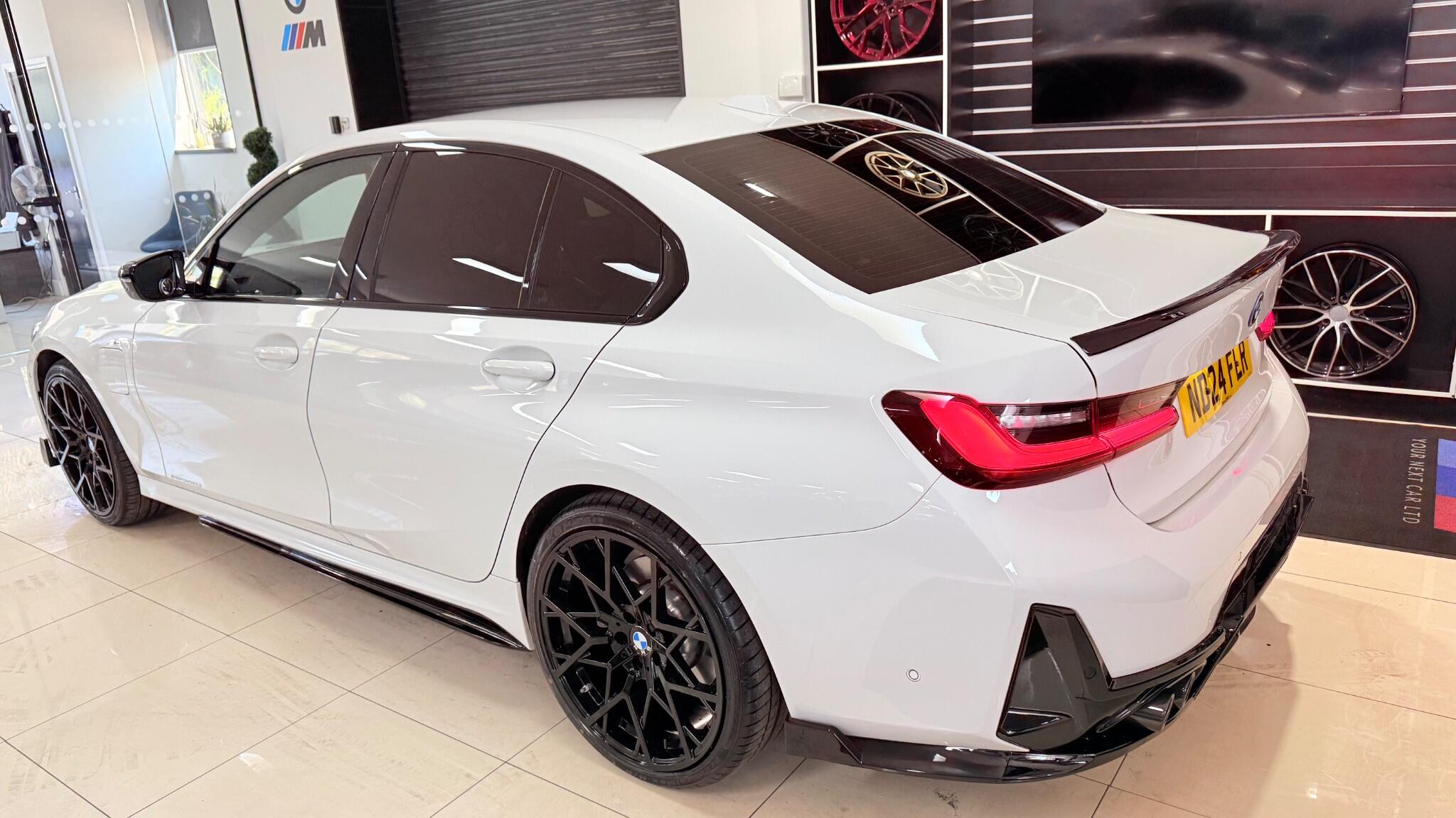 BMW 3 Series view 4