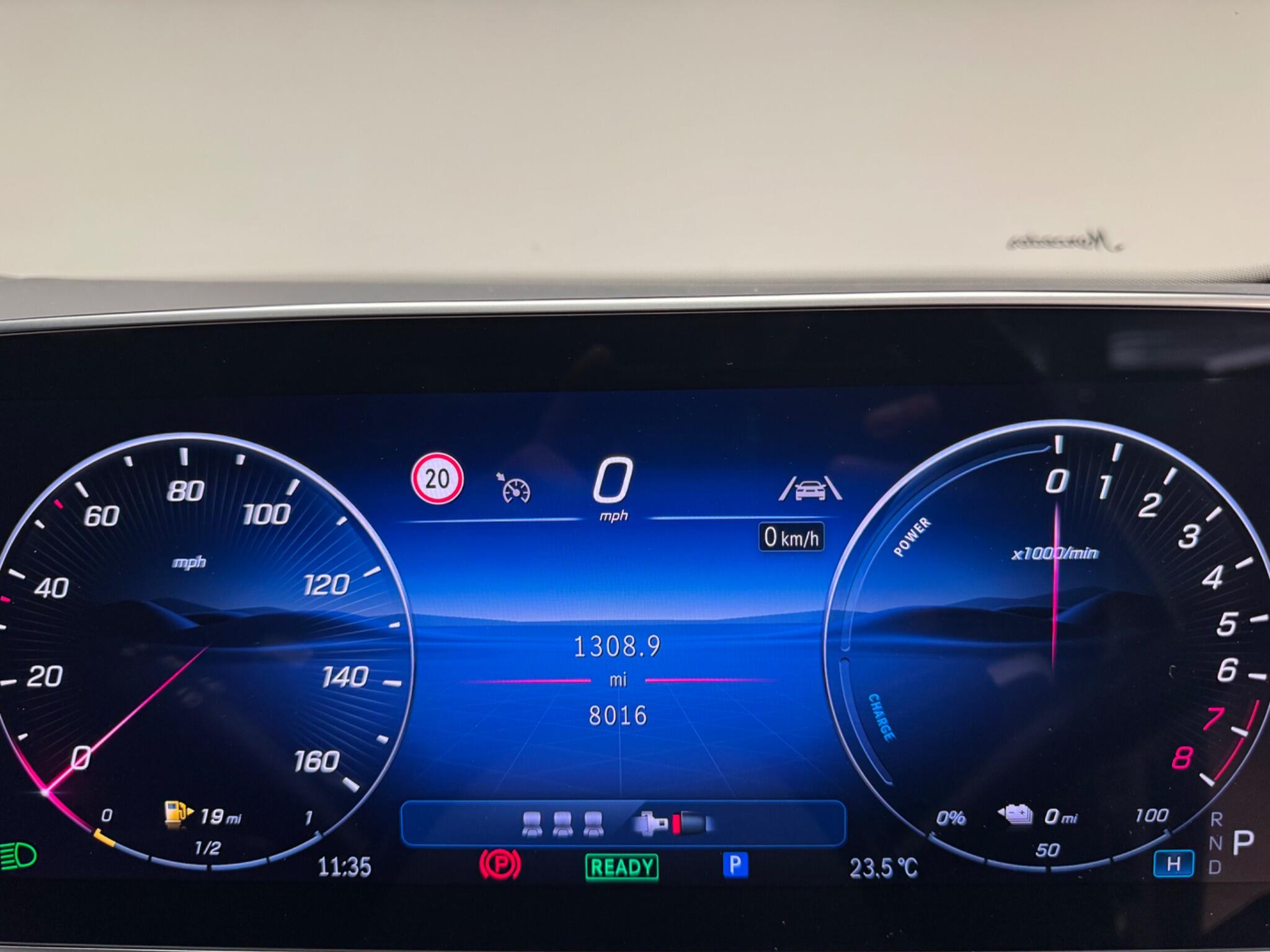 Mercedes-Benz GLC view 30