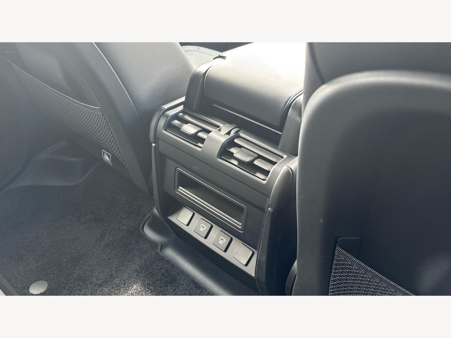Land Rover Defender view 22