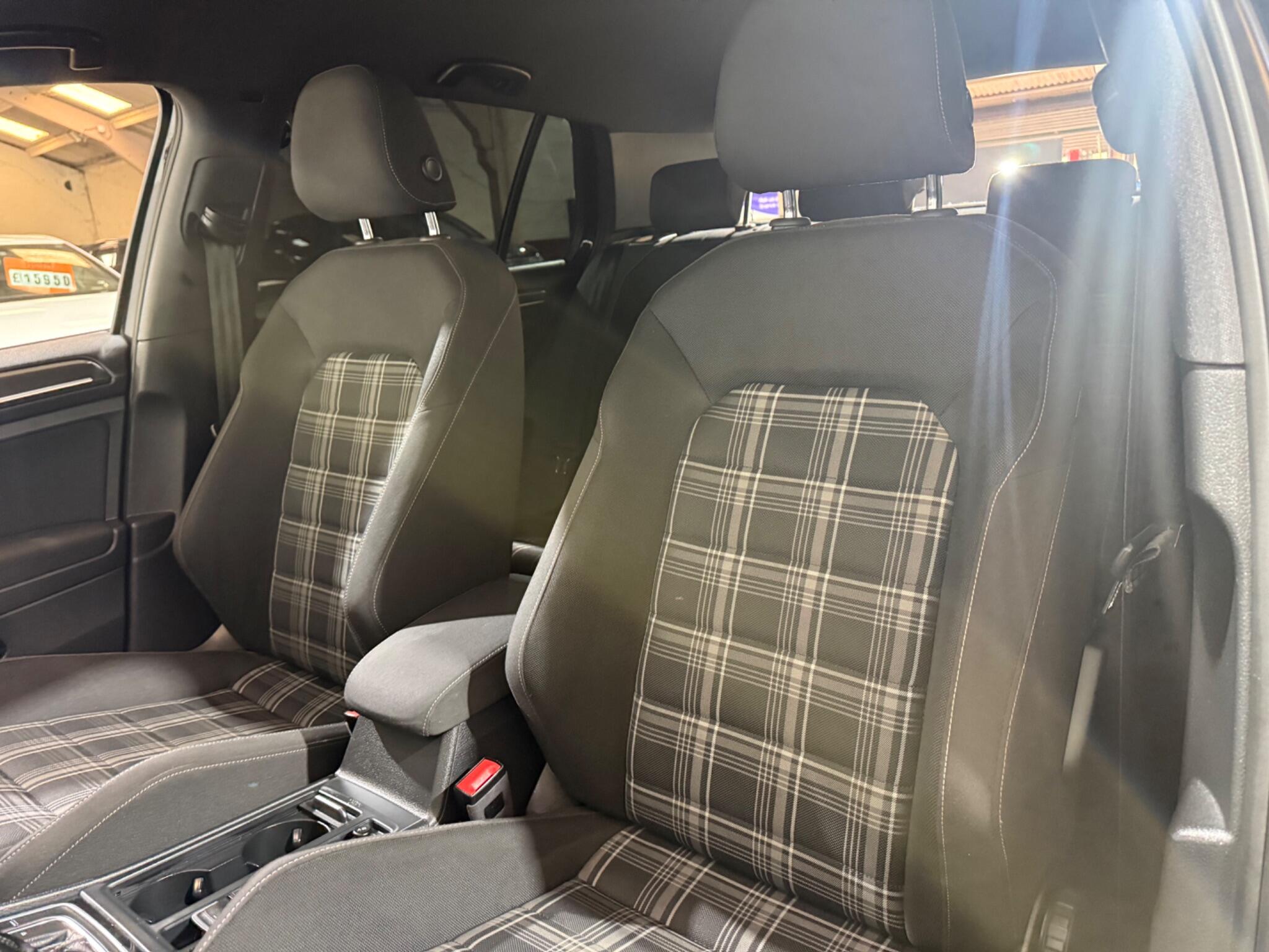 Volkswagen Golf view 55