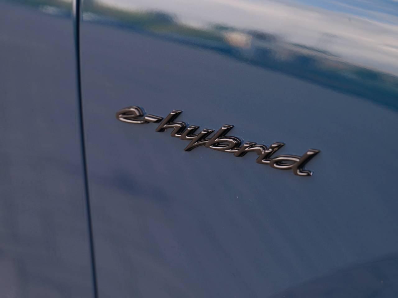 Porsche Cayenne view 45