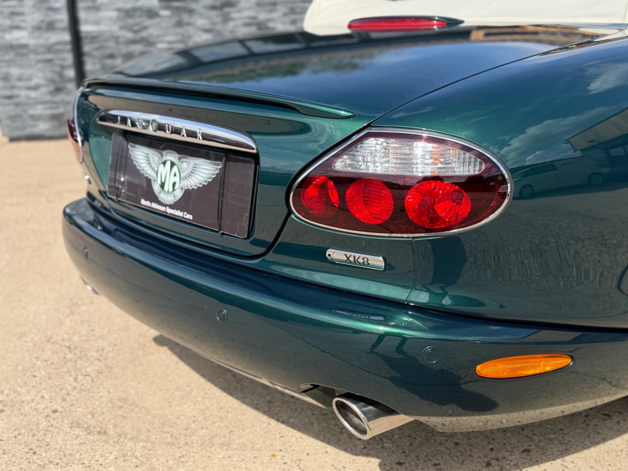 Jaguar XK8 view 66