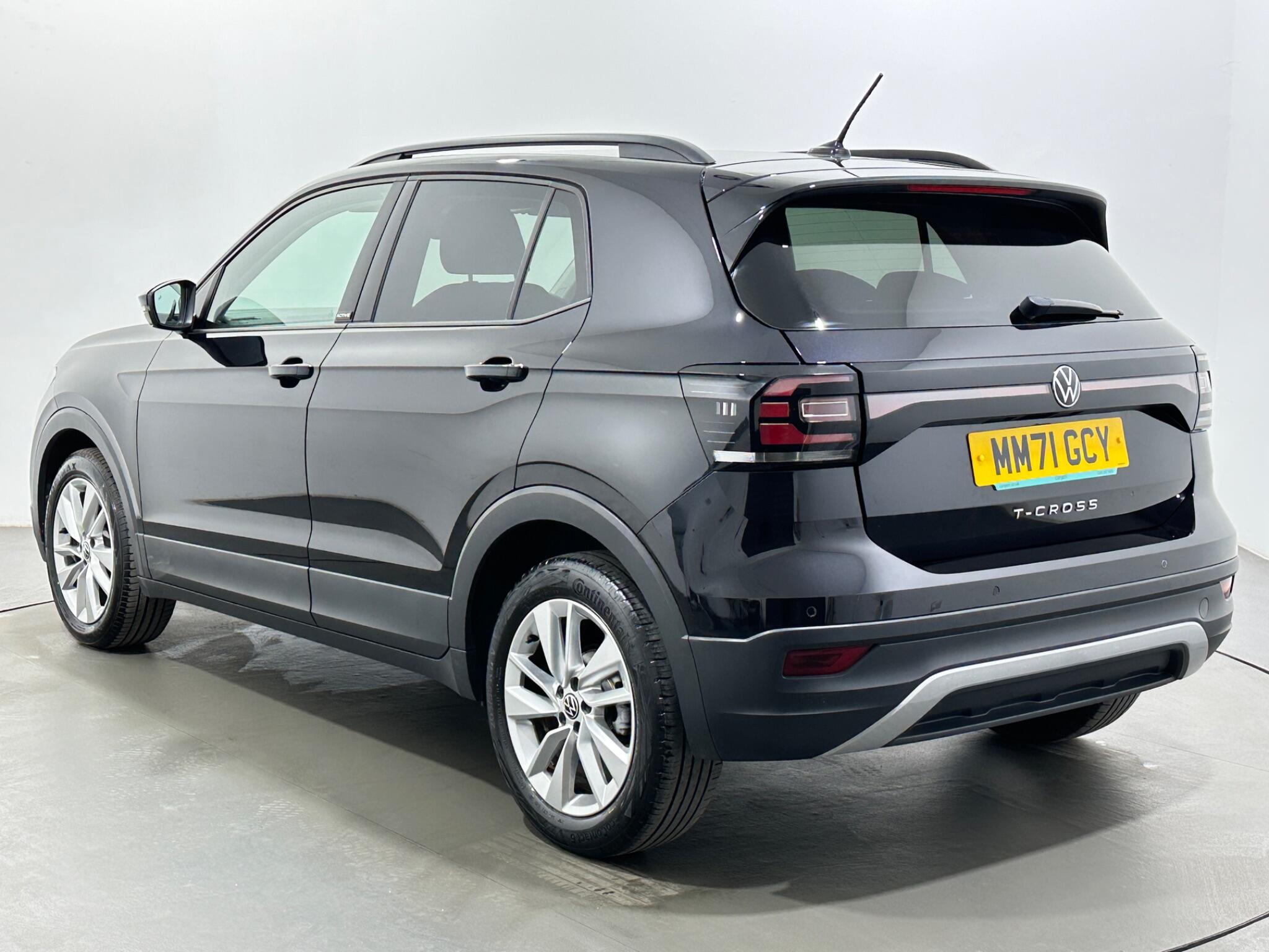 Volkswagen T-Cross view 6