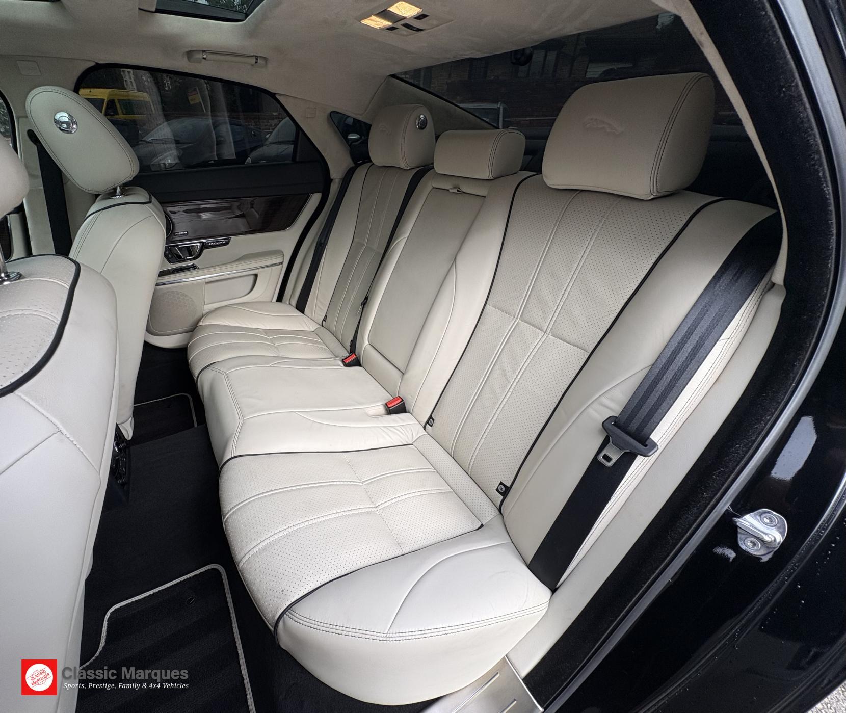 Jaguar XJ view 24