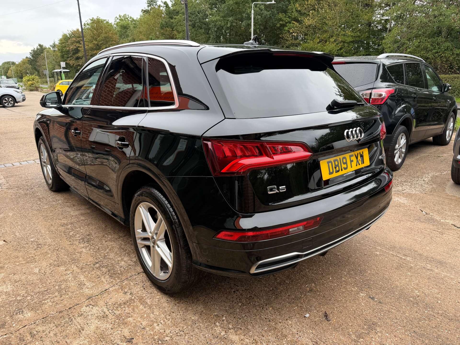 Audi Q5 view 15