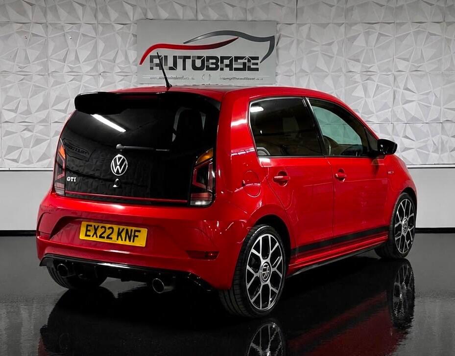 Volkswagen Up! view 7