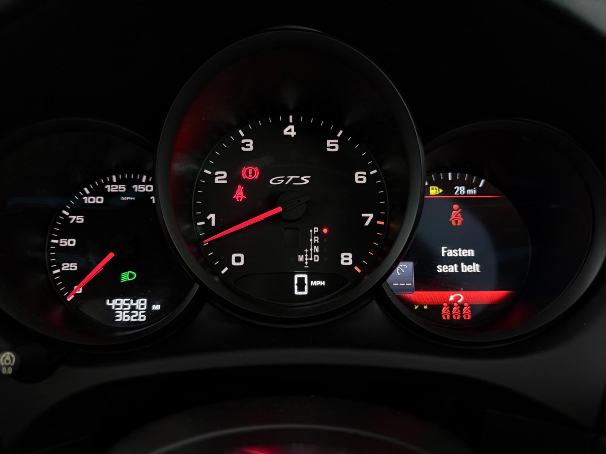 Porsche Macan view 24