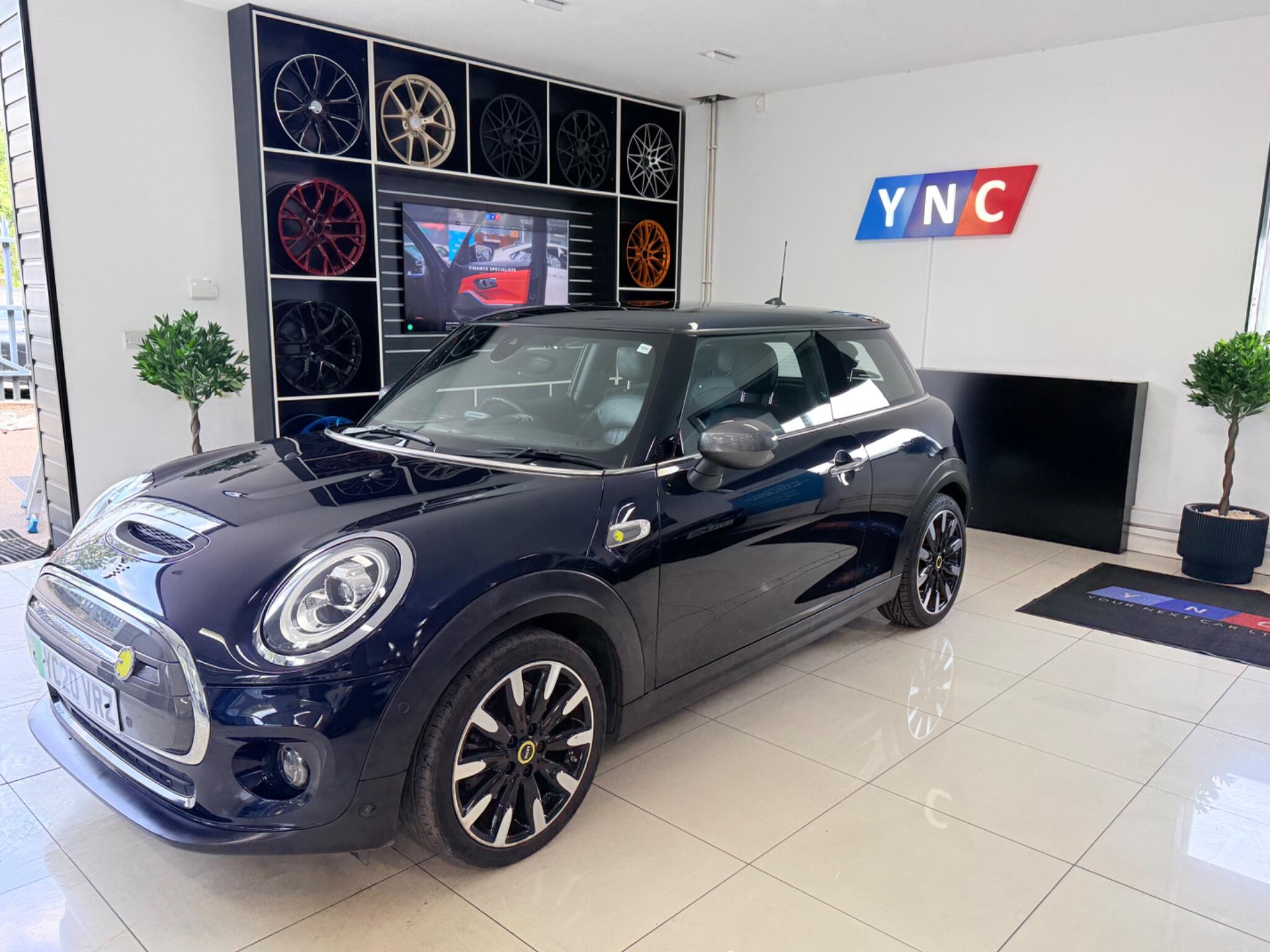 MINI Hatch view 12
