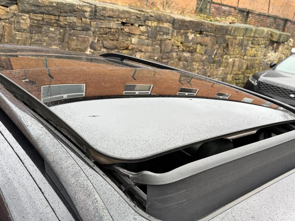 Porsche Cayenne view 9