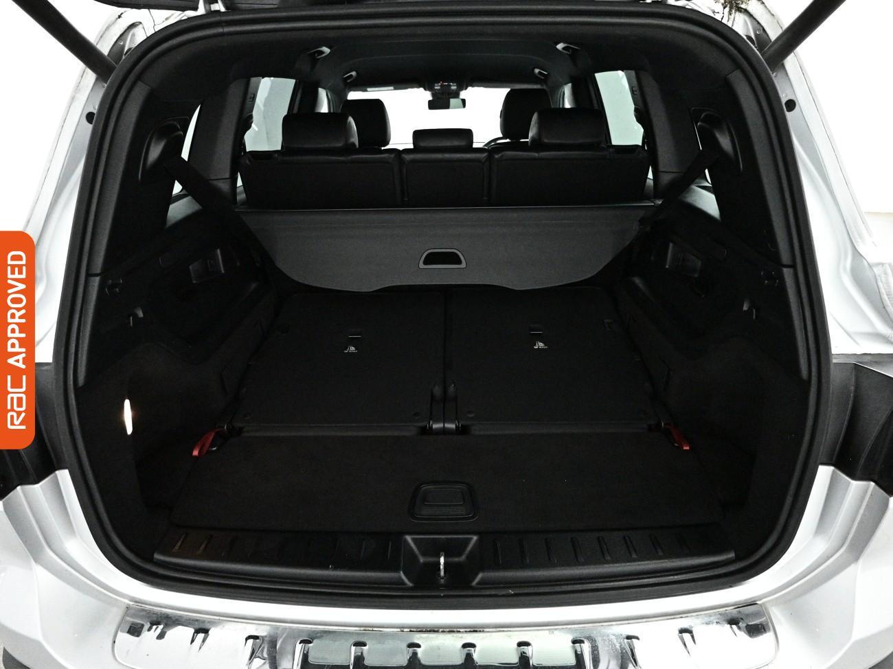 Mercedes-Benz Eqb view 29