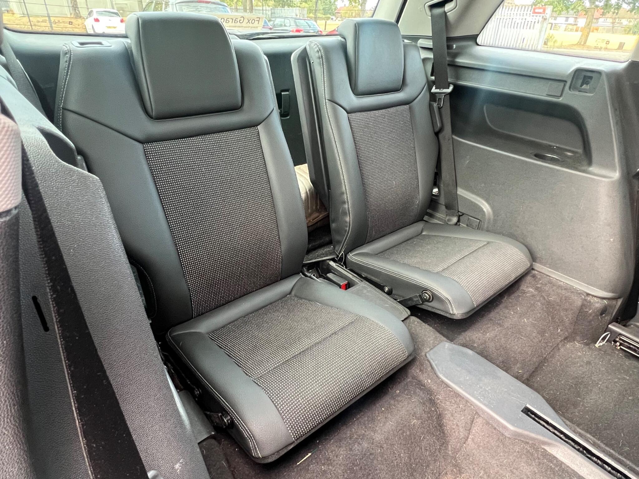 Vauxhall Zafira view 16