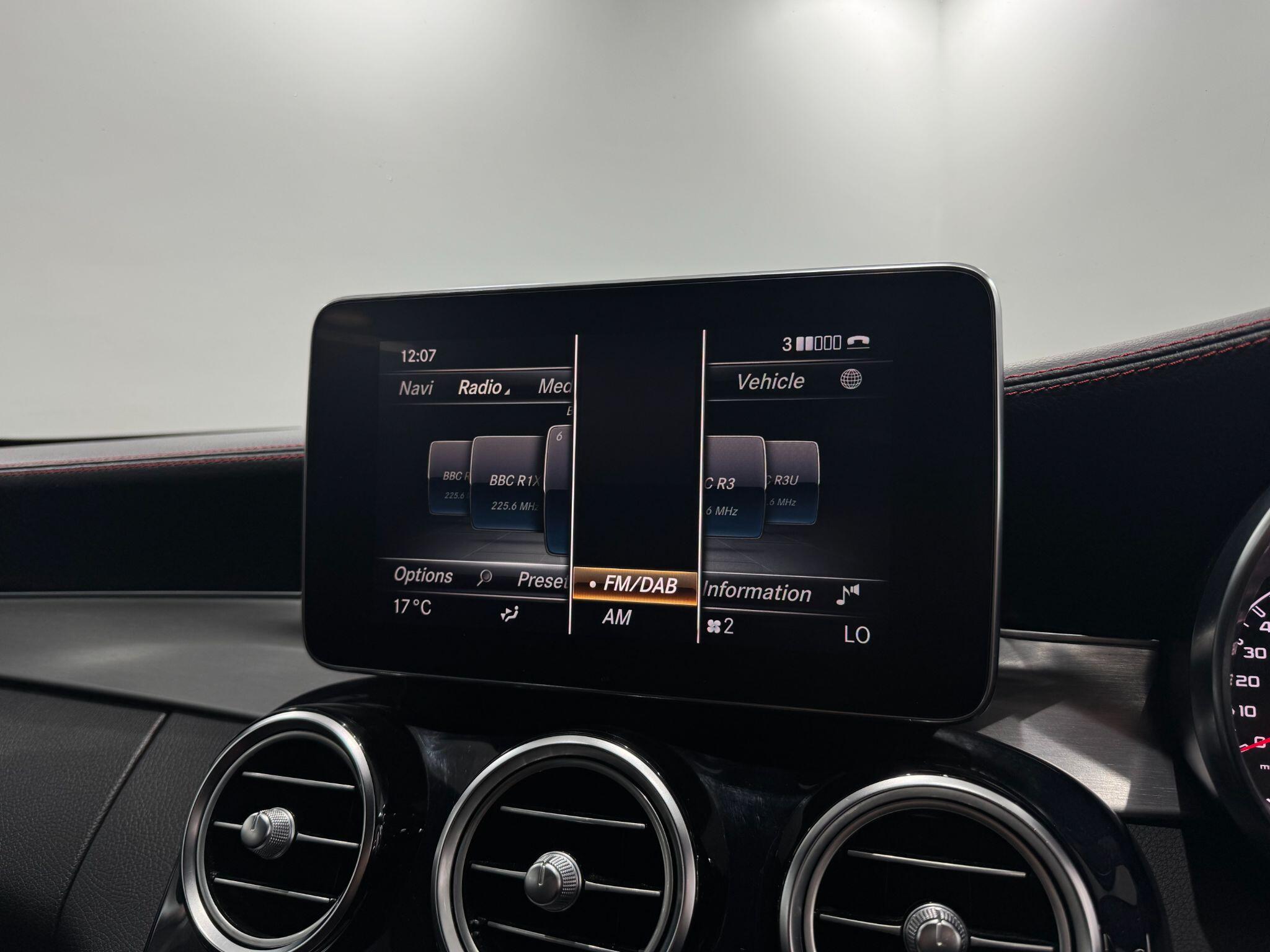 Mercedes-Benz C-Class view 26
