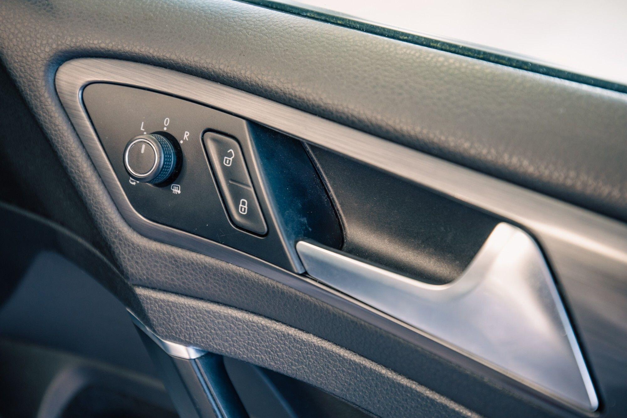 Volkswagen Golf view 11