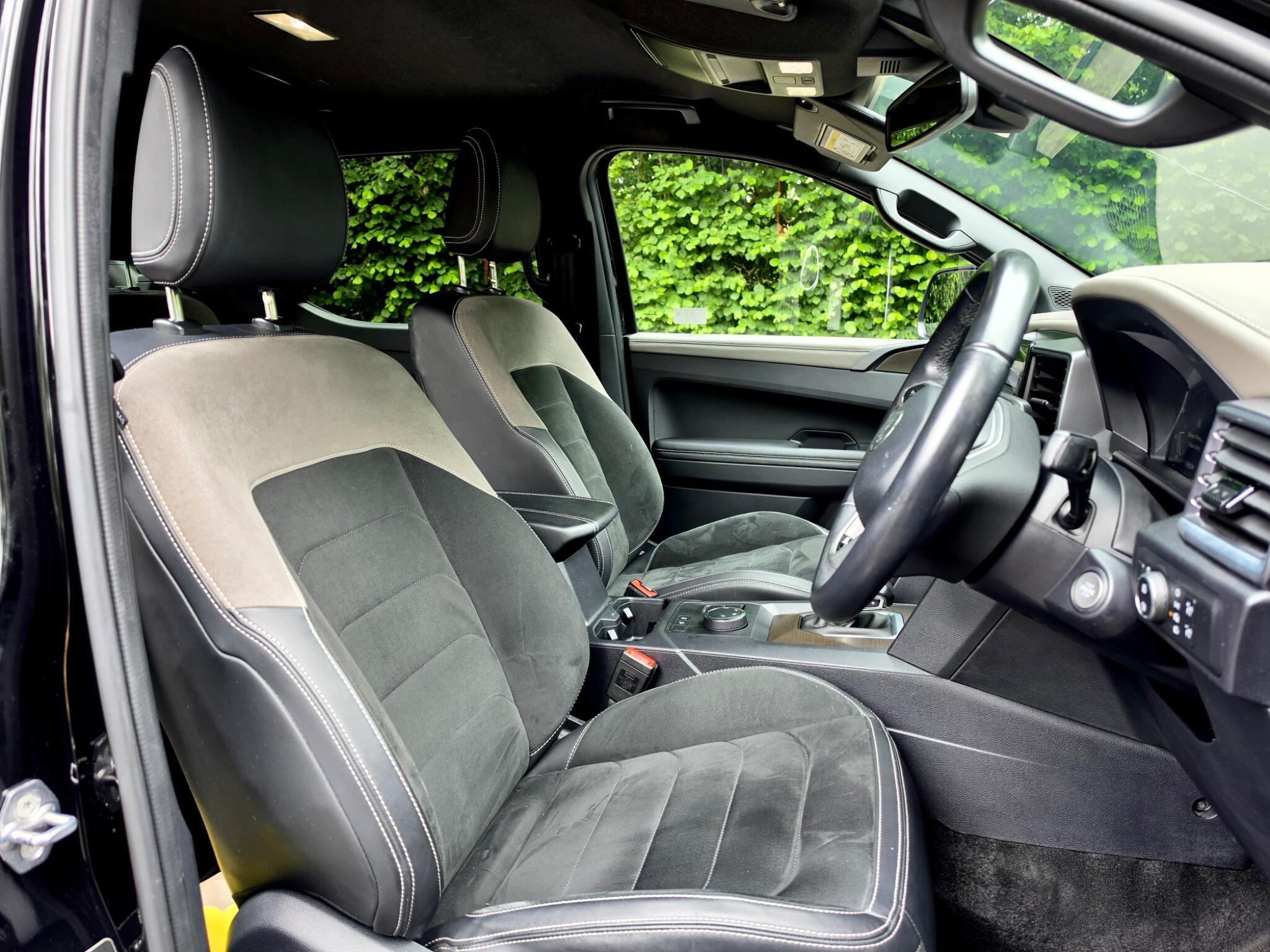 Volkswagen Amarok view 4