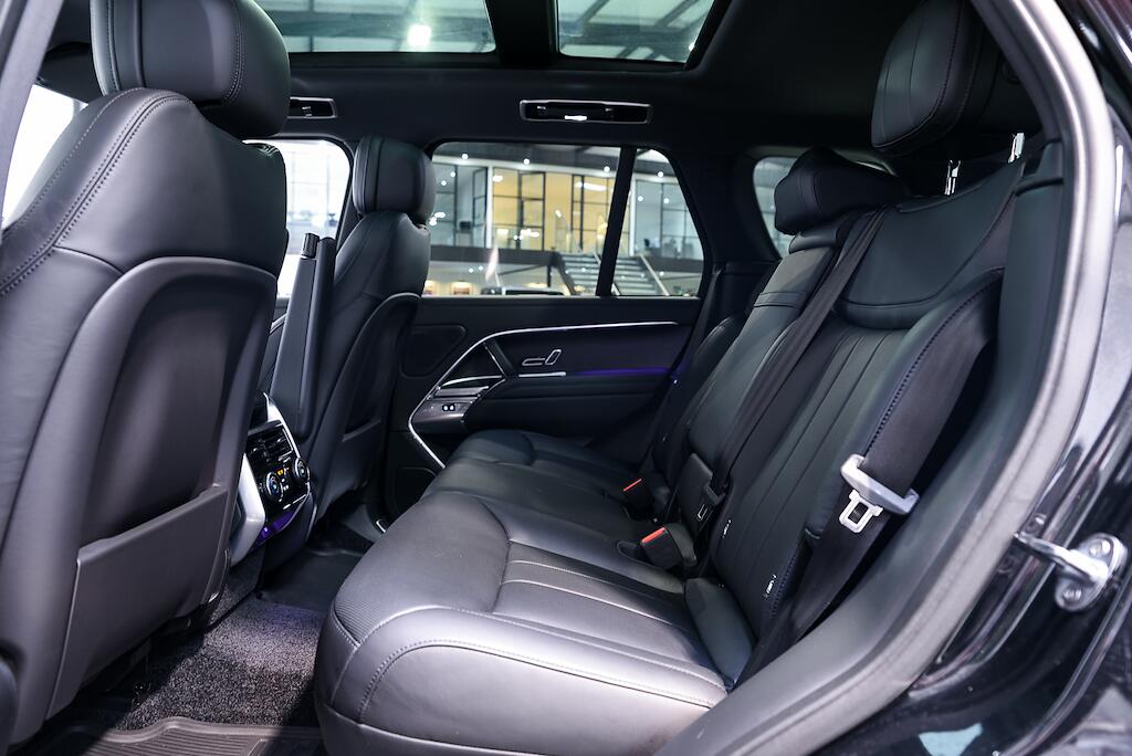 Land Rover Range Rover view 15